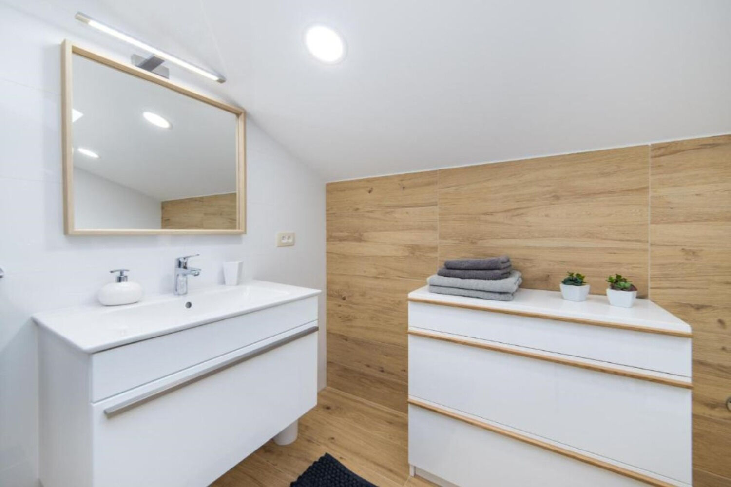 House Vedran 112671-K1