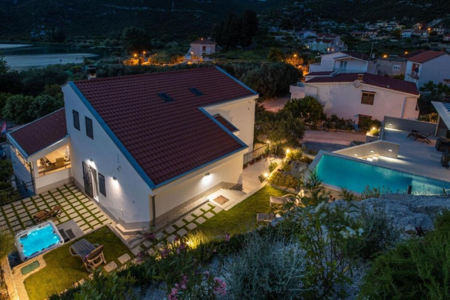 House Vedran 112671-K1
