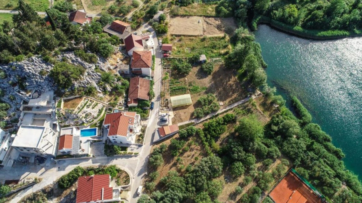 House Vedran 112671-K1