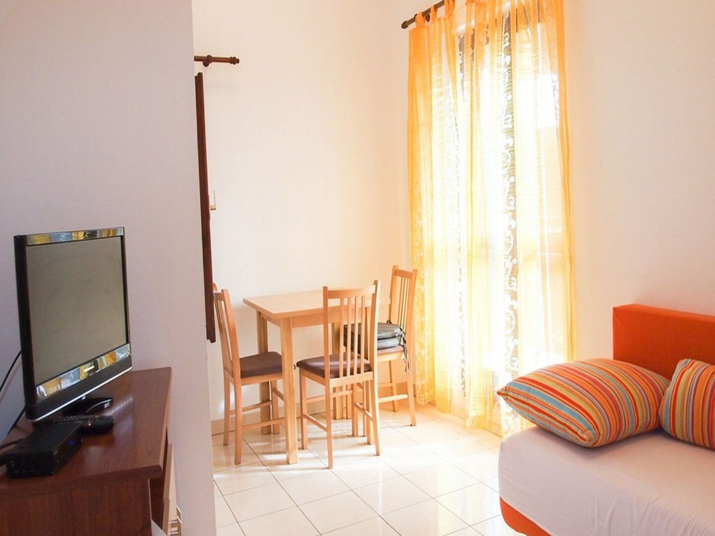 Apartments Srzi 1 11275-A1
