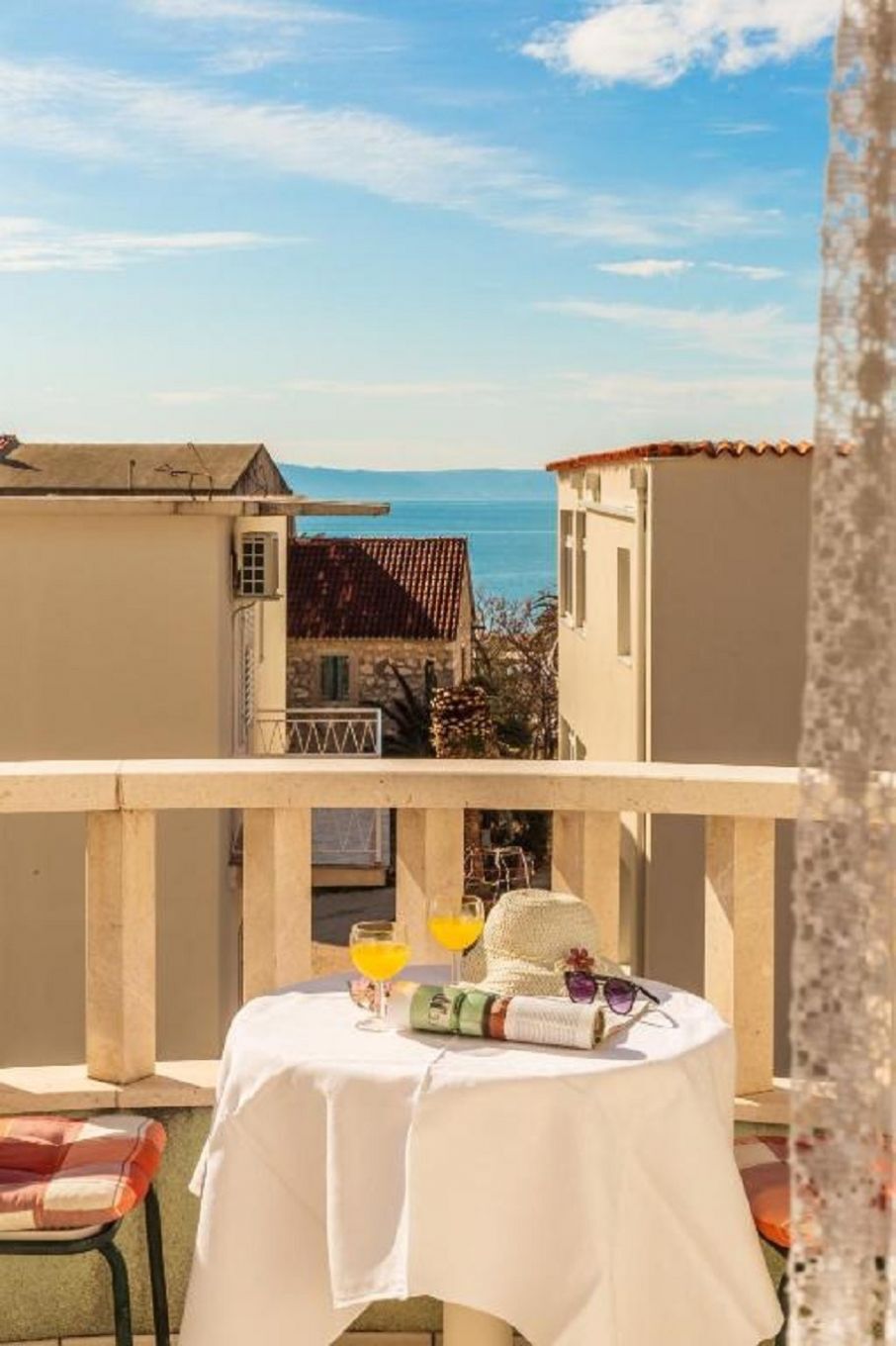 Apartments and Rooms Happiness 112801-S5