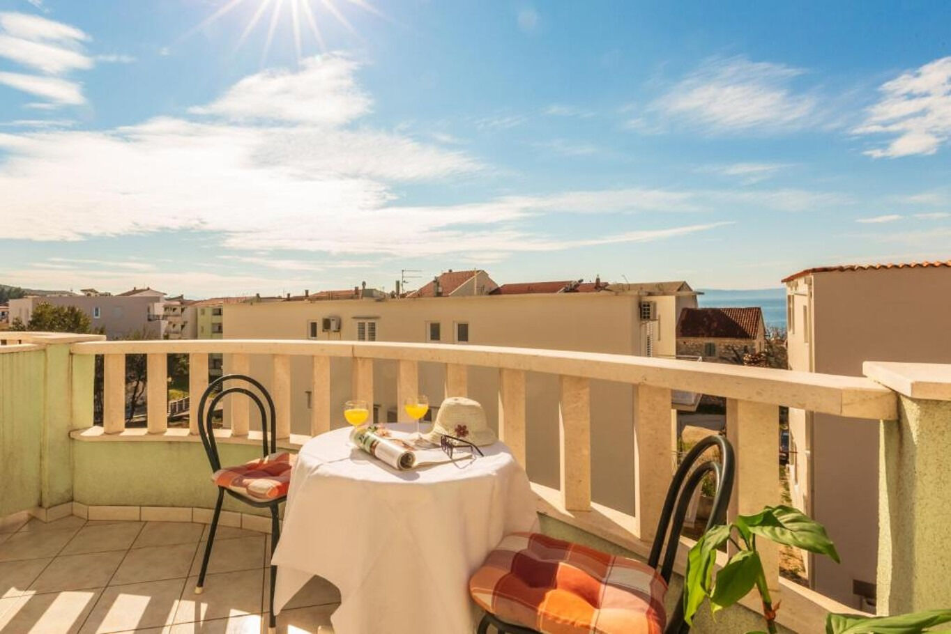 Apartments and Rooms Happiness 112801-S5