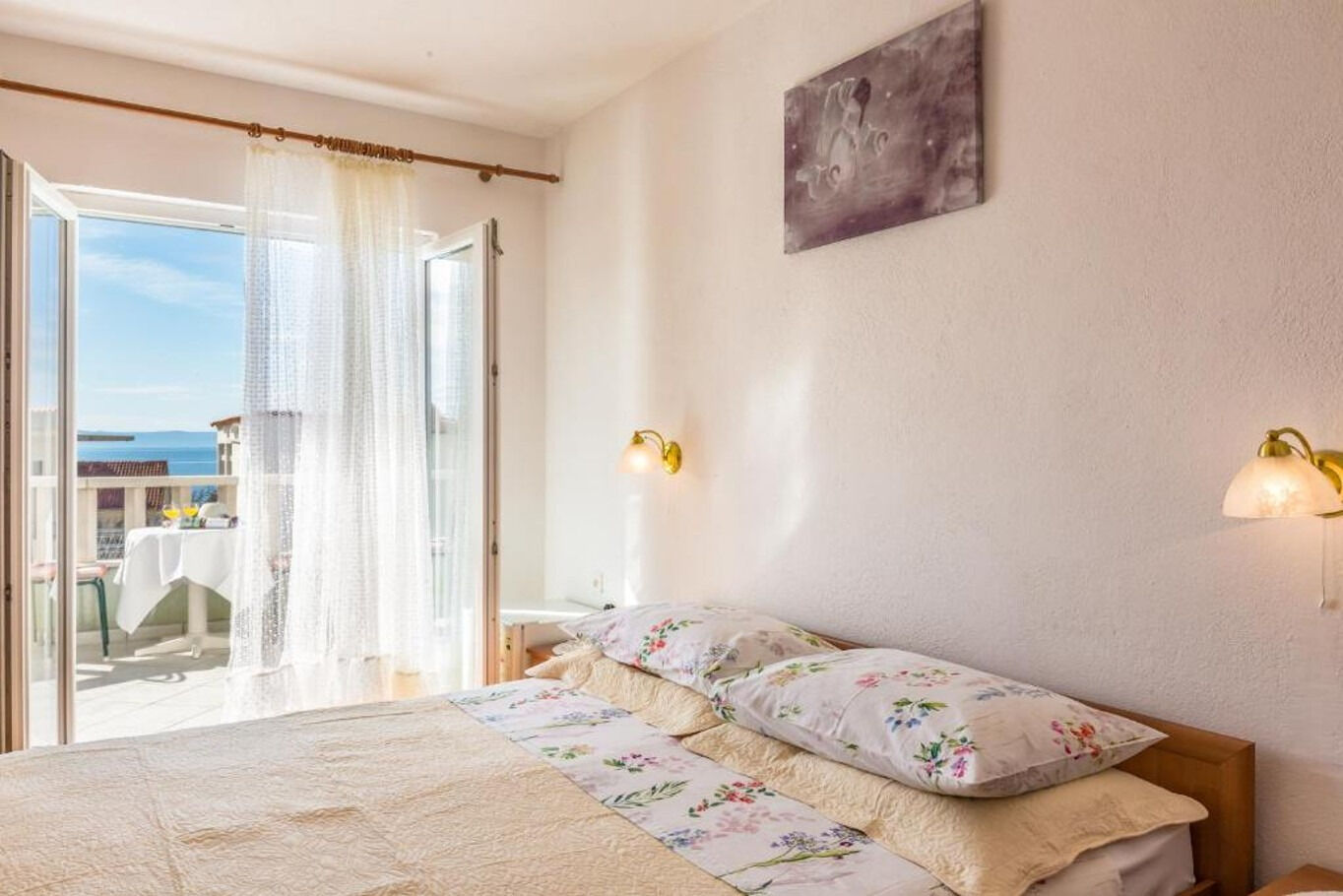 Apartments and Rooms Happiness 112801-S5