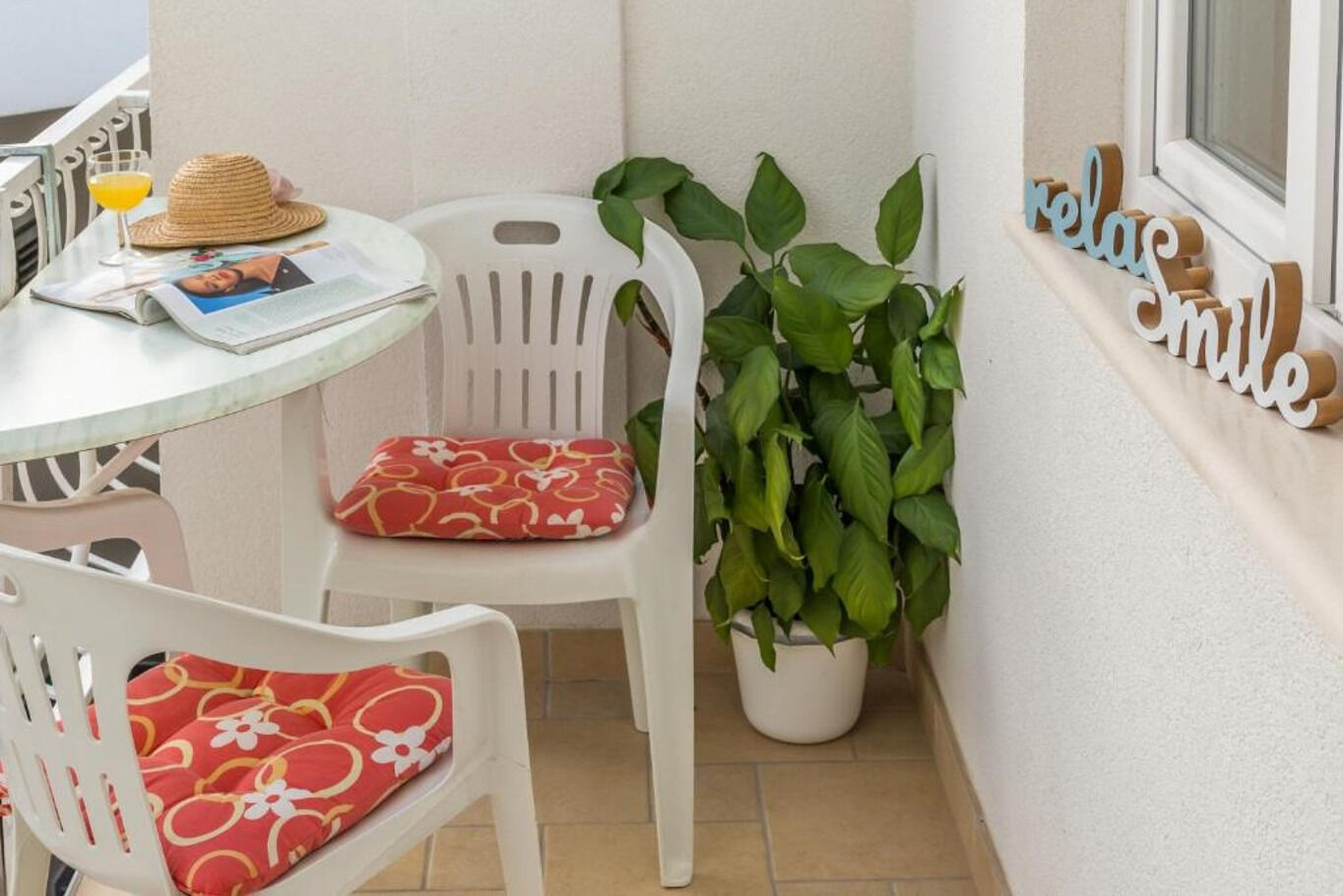 Apartments and Rooms Happiness 112801-S6