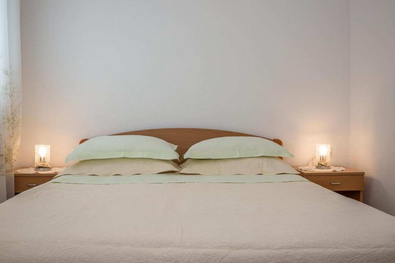 Apartments and Rooms Happiness 112801-S6
