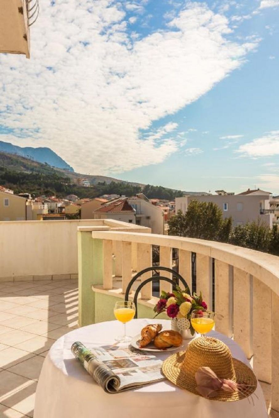 Apartments and Rooms Happiness 112801-S7