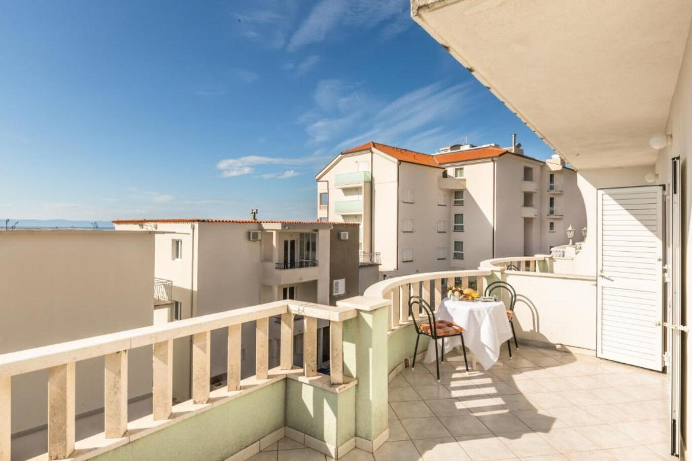 Apartments and Rooms Happiness 112801-S7