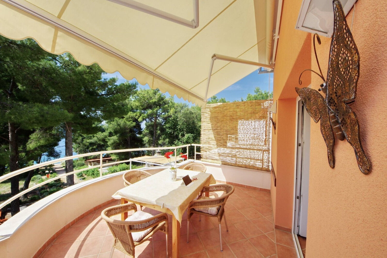 Apartments Dino 112921-A2