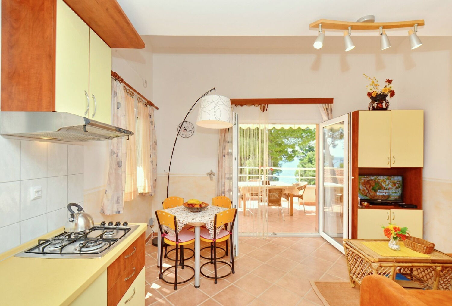Apartments Dino 112921-A2