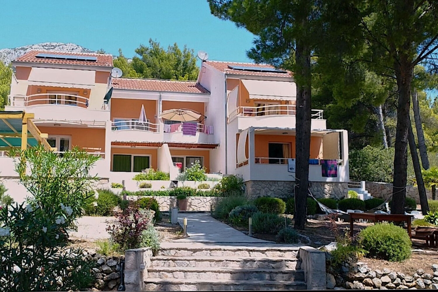 Apartments Dino 112921-A2