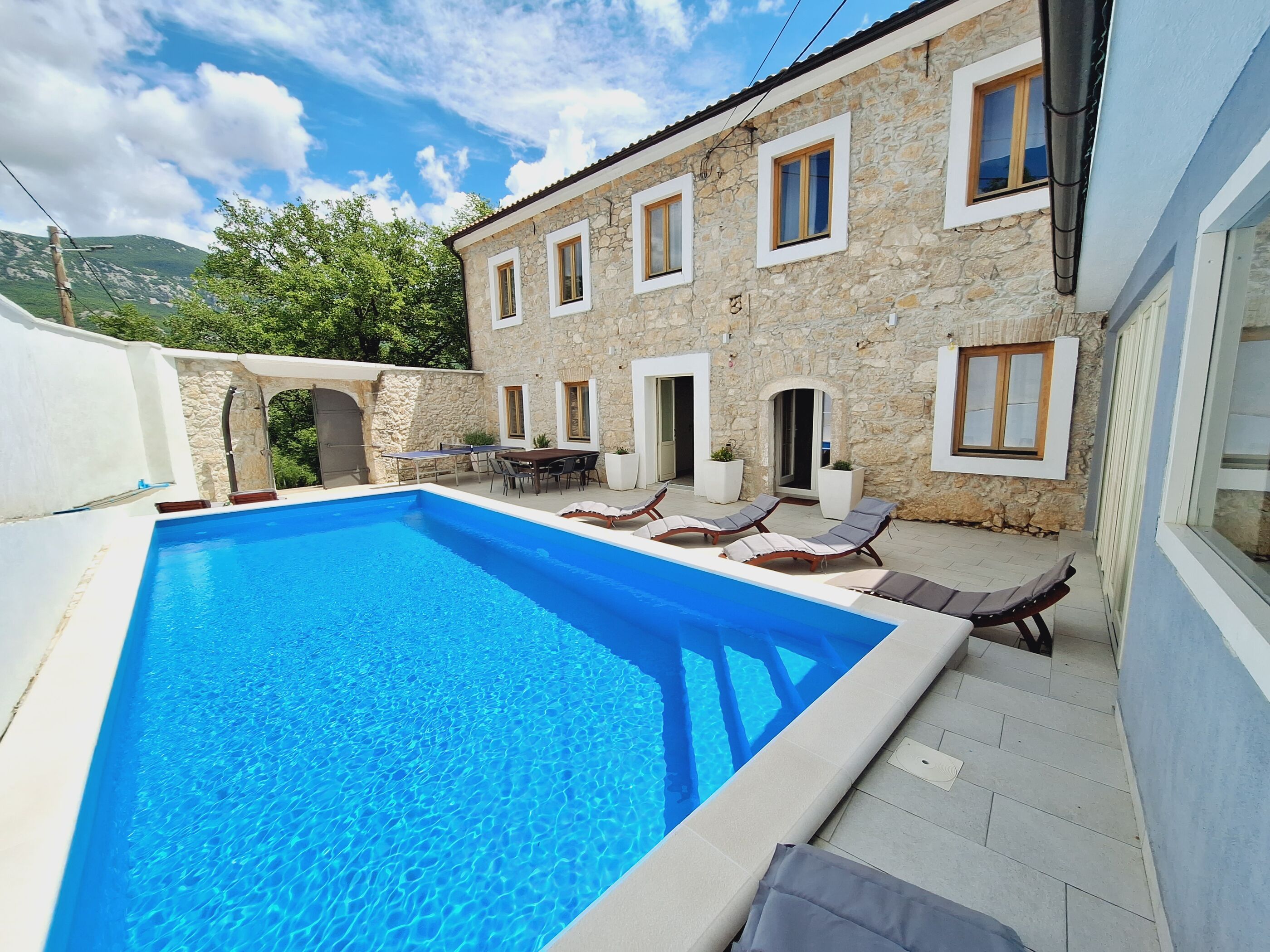 Villa Stone castle V1621-K1
