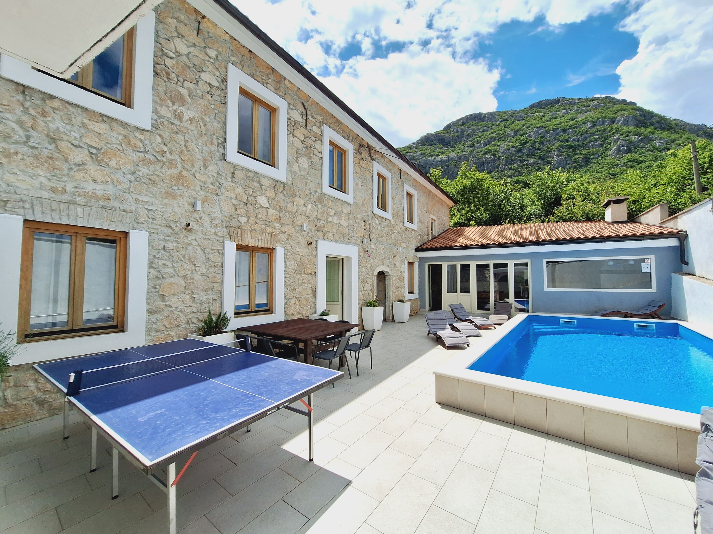 Villa Stone castle V1621-K1