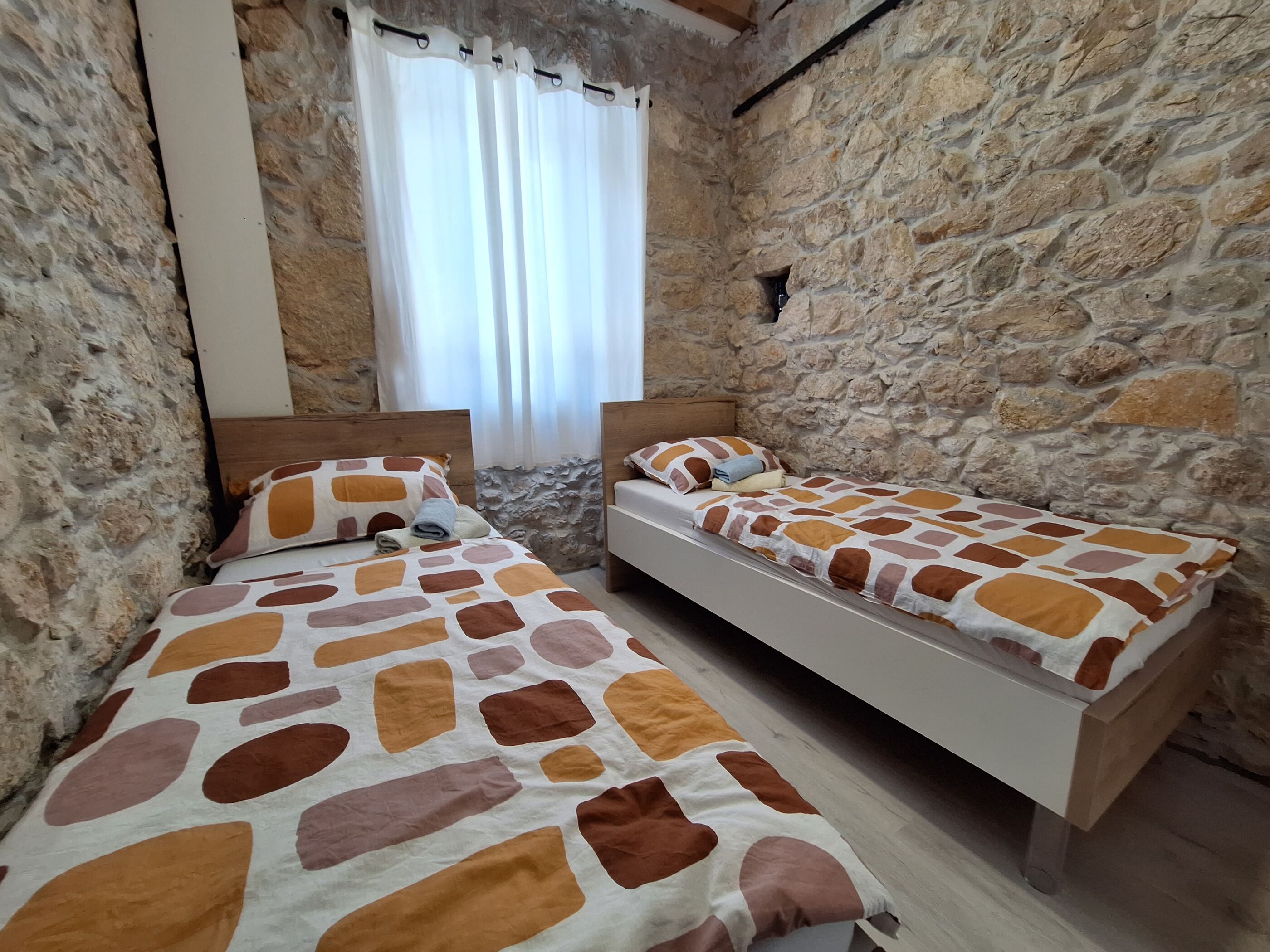 Villa Stone castle V1621-K1