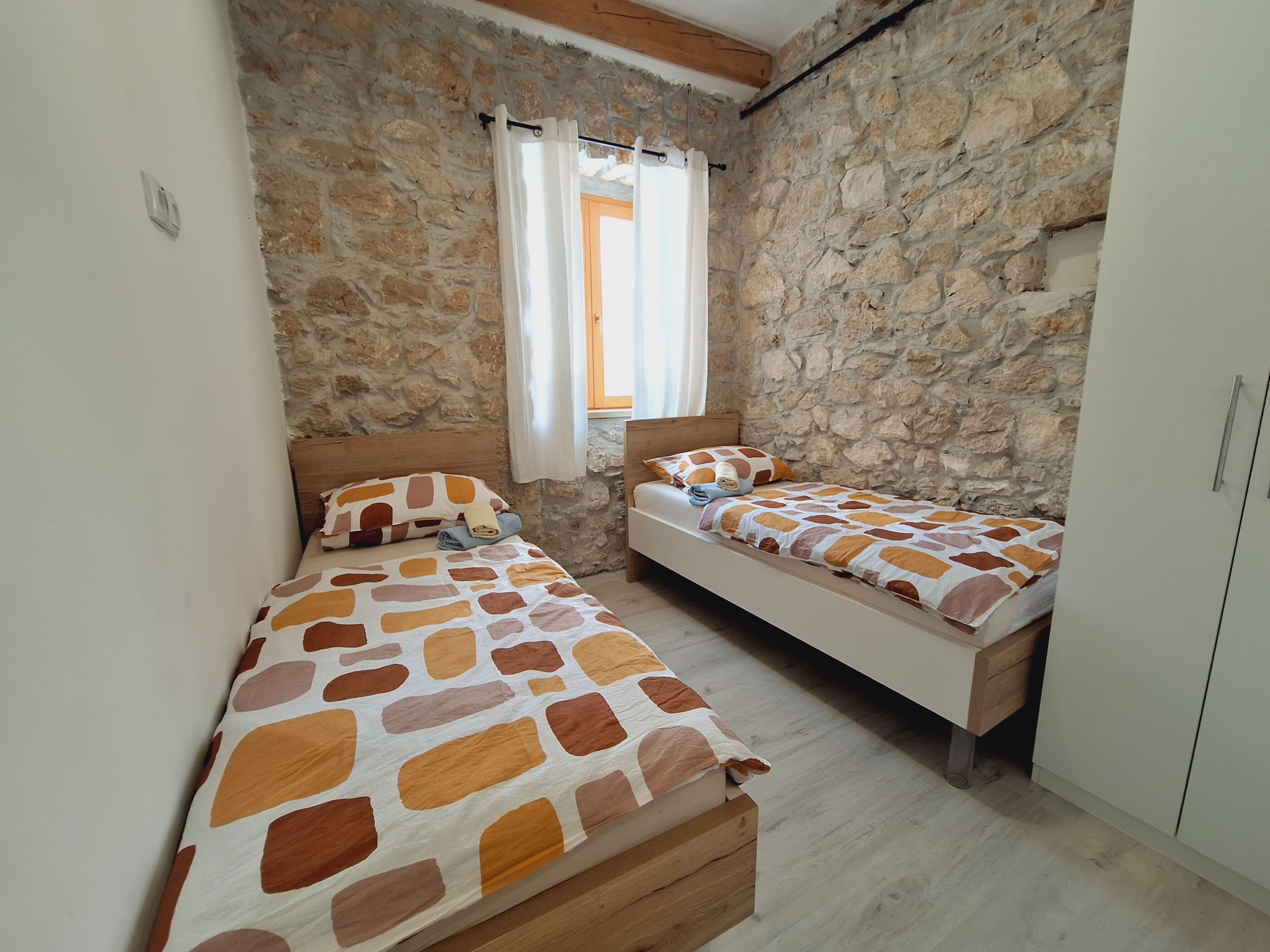 Villa Stone castle V1621-K1