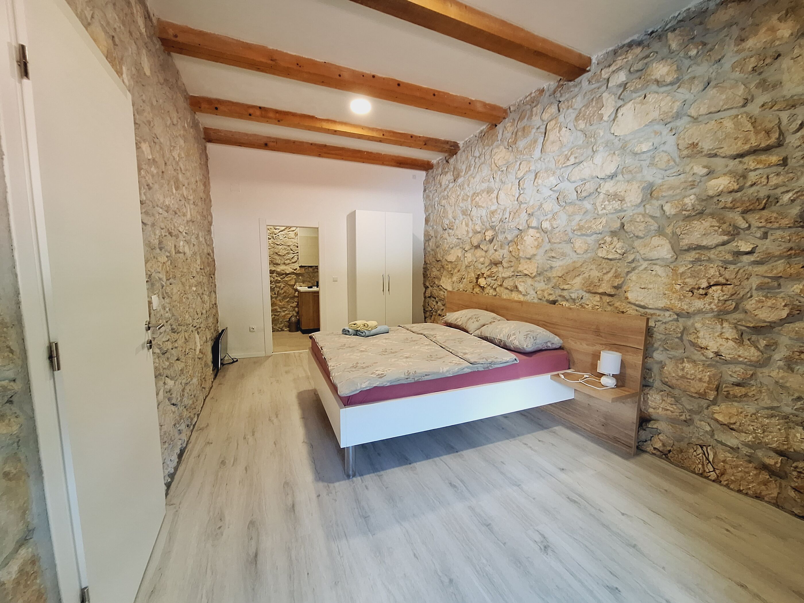 Villa Stone castle V1621-K1
