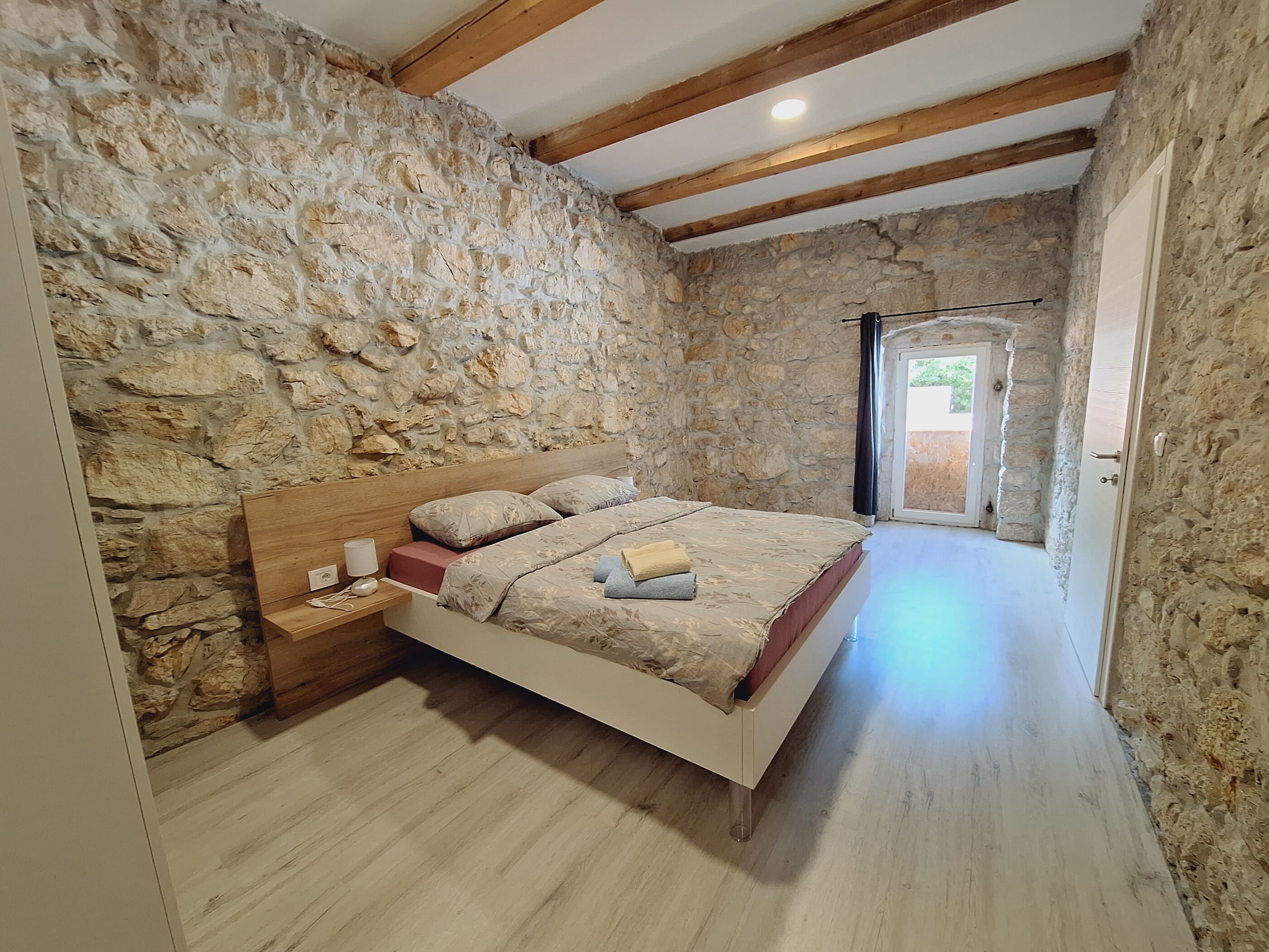 Villa Stone castle V1621-K1