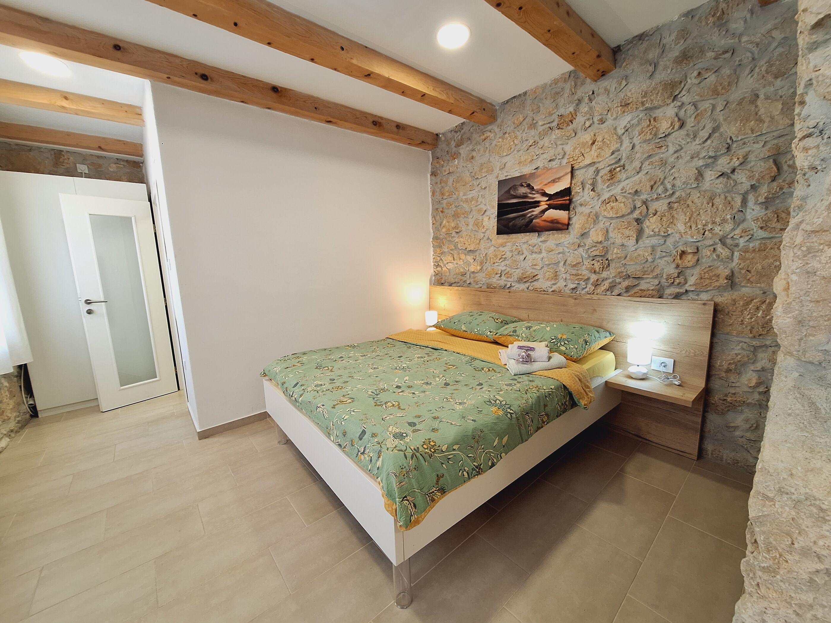 Villa Stone castle V1621-K1