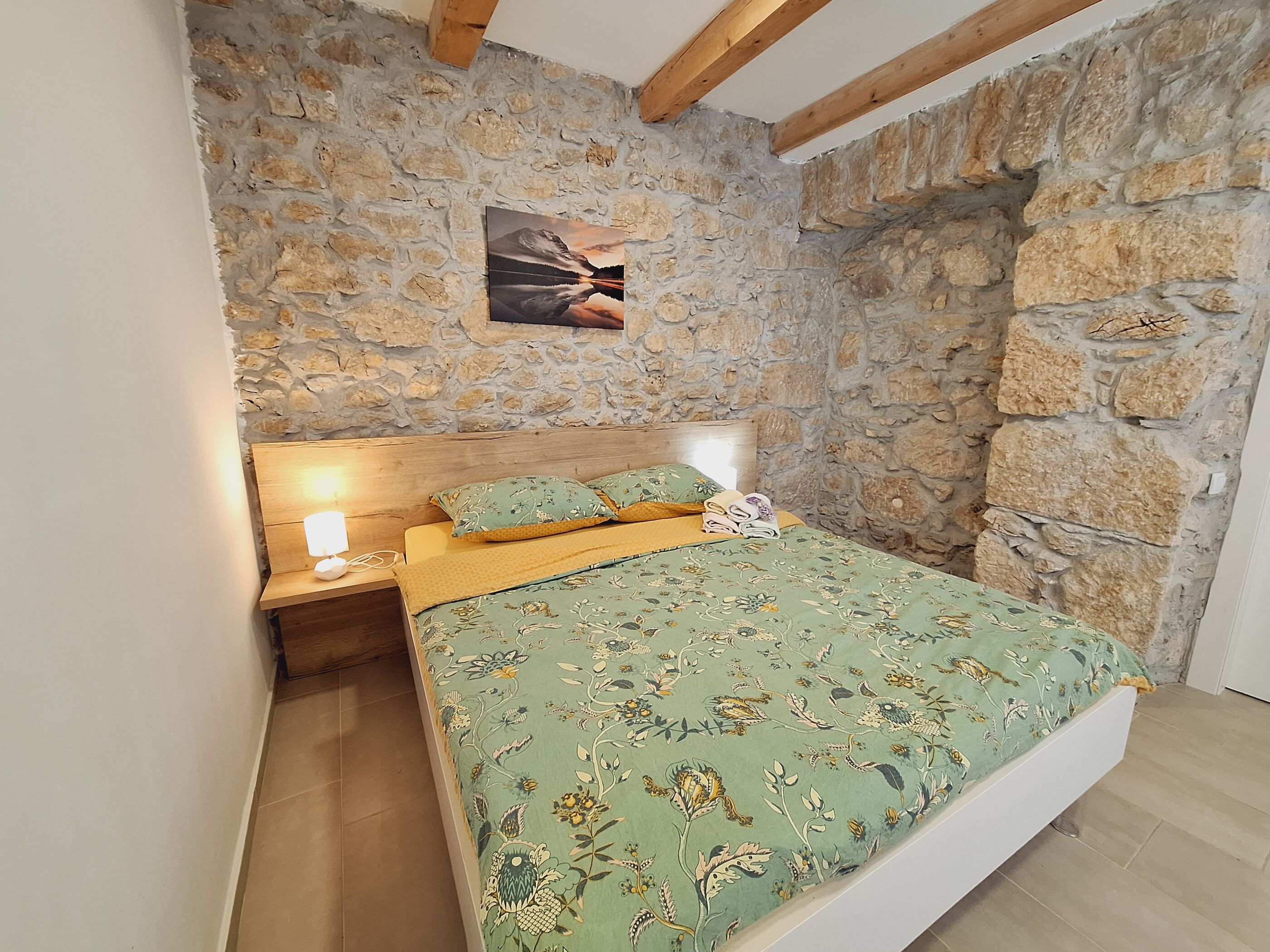 Villa Stone castle V1621-K1