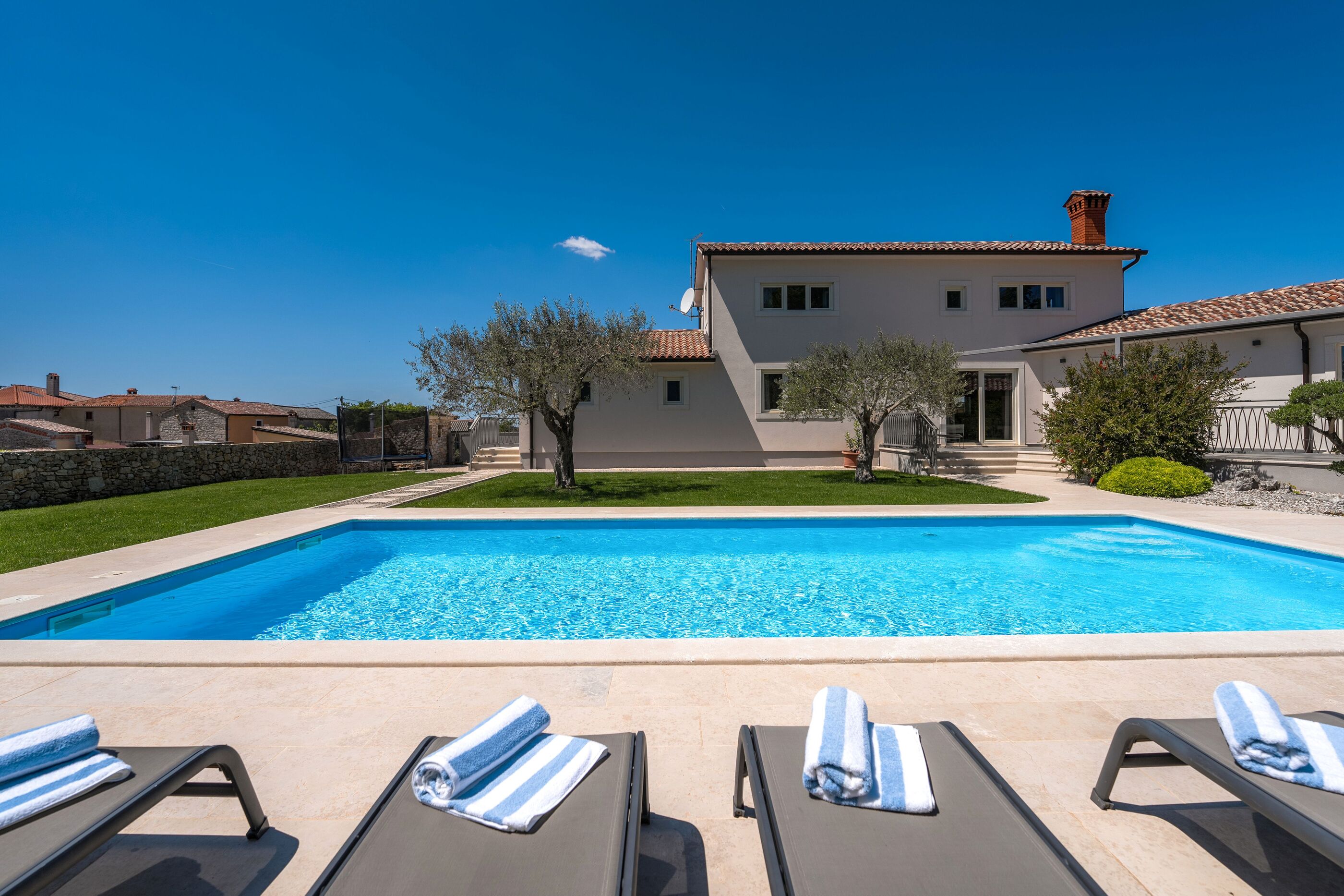 Villa Gemini s bazenom 99834-K1