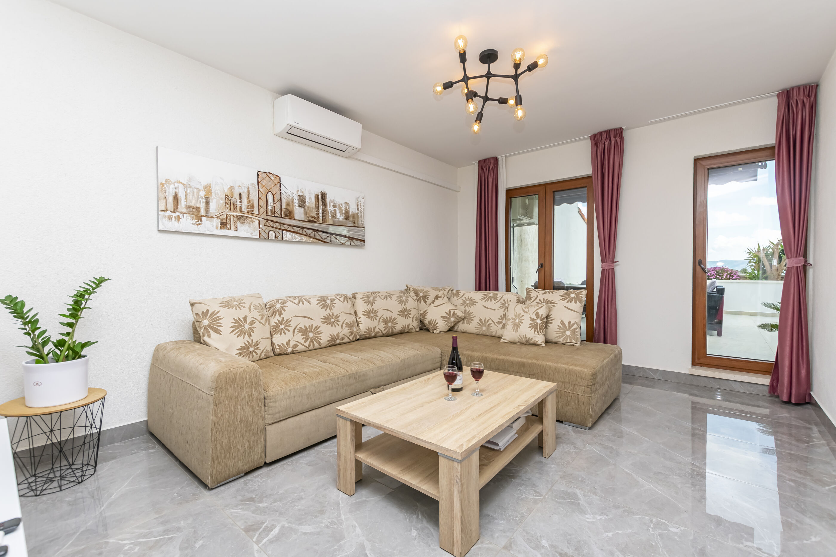 Apartment Panorama 101821-A1