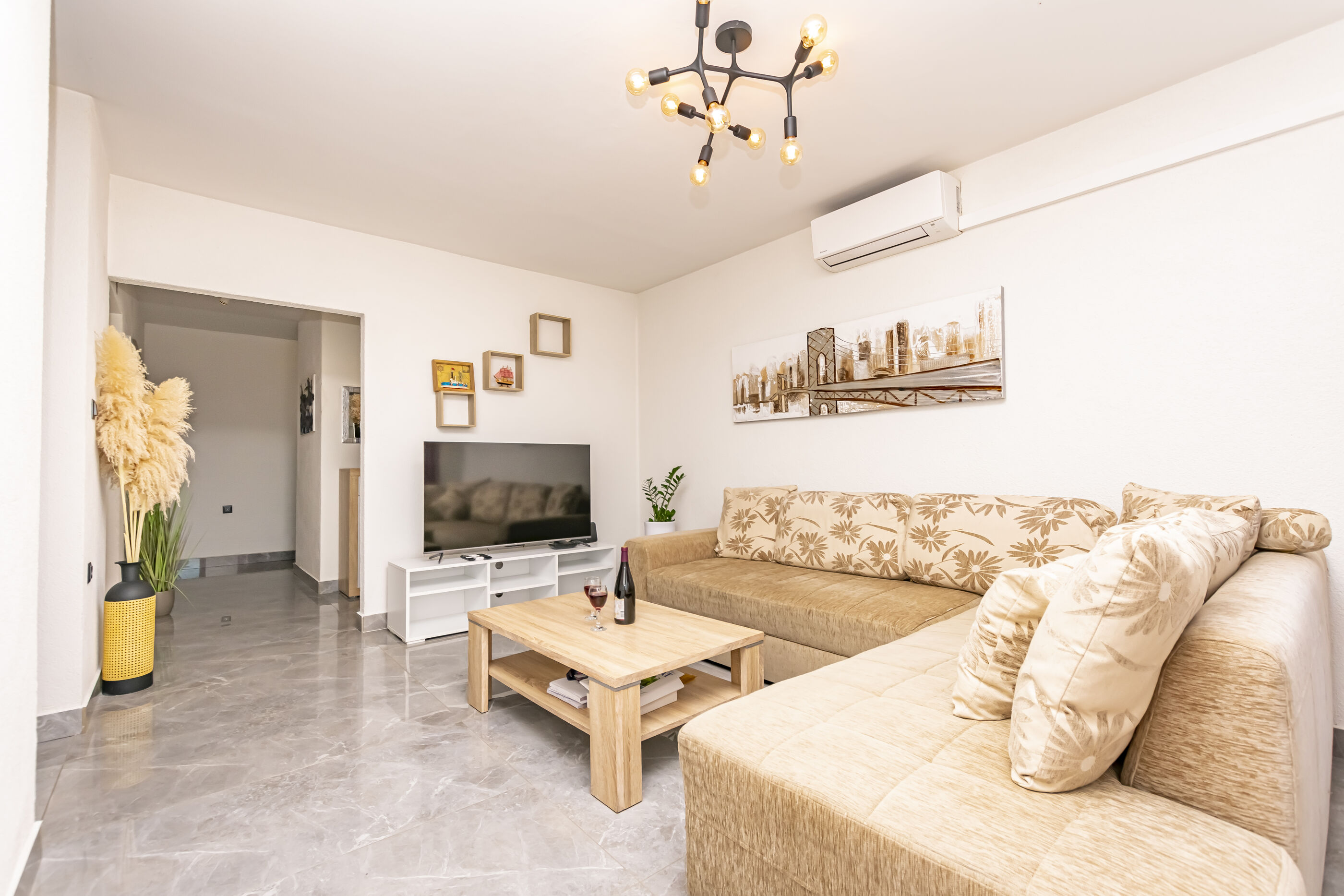 Apartment Panorama 101821-A1