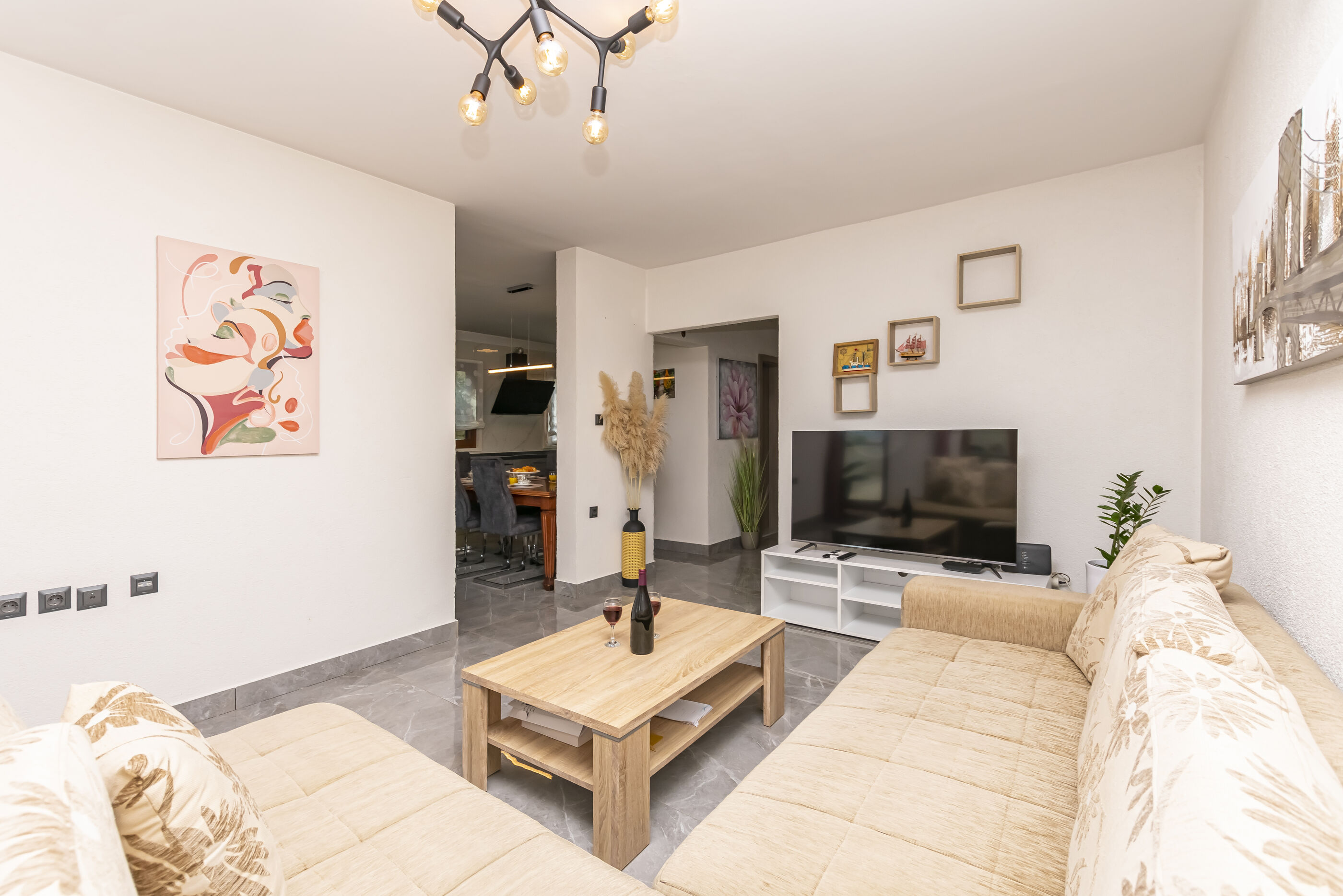 Apartment Panorama 101821-A1