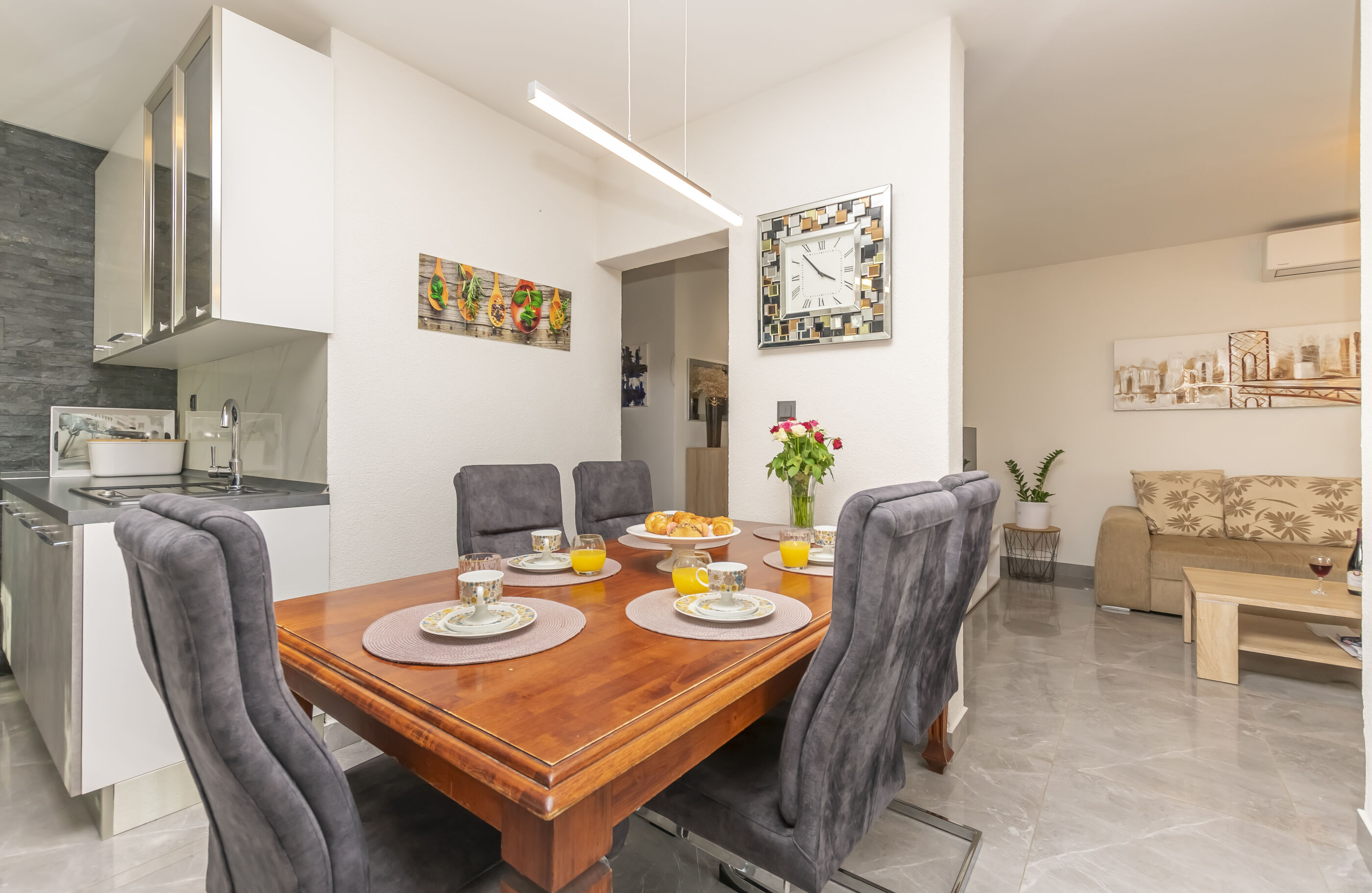 Apartment Panorama 101821-A1