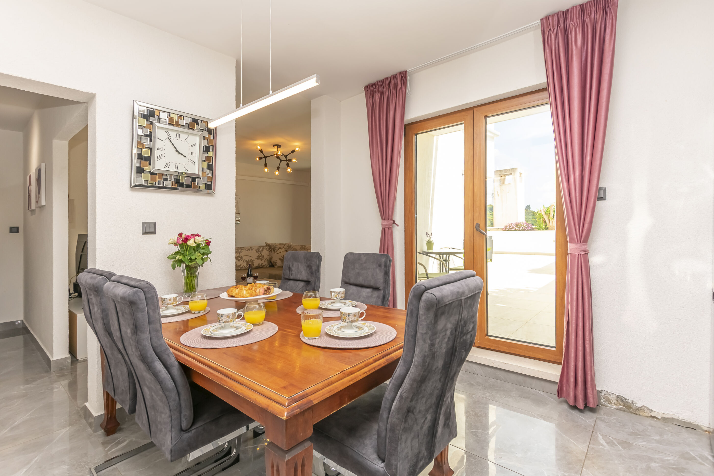 Apartment Panorama 101821-A1