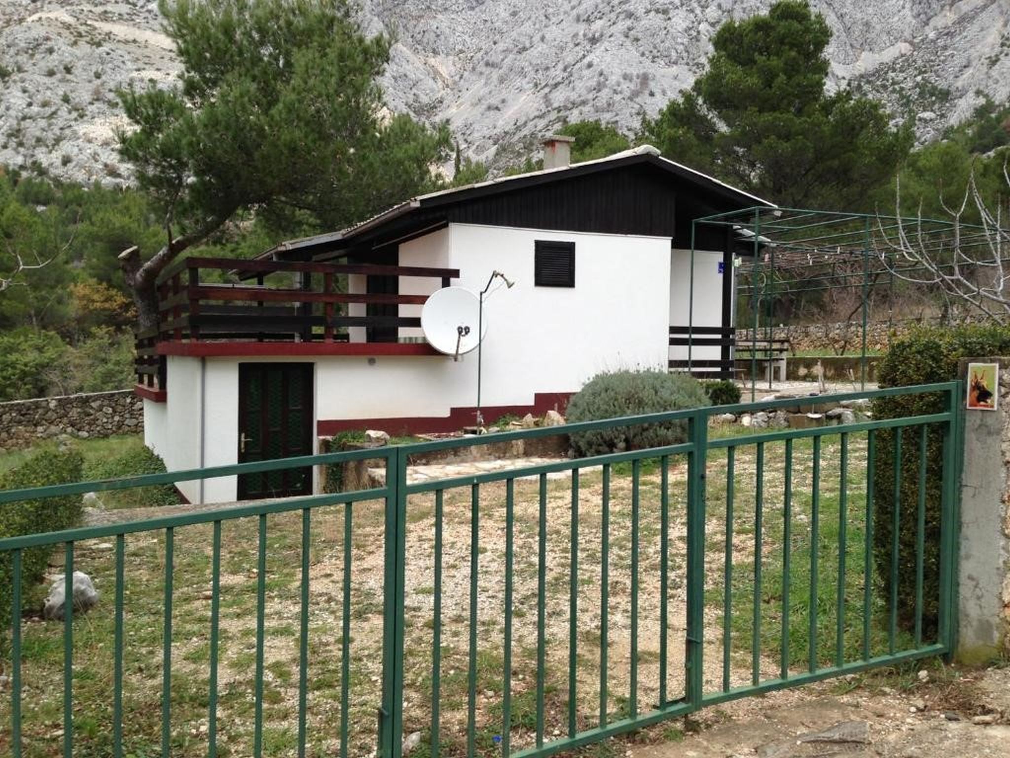 House Tia 113011-K1