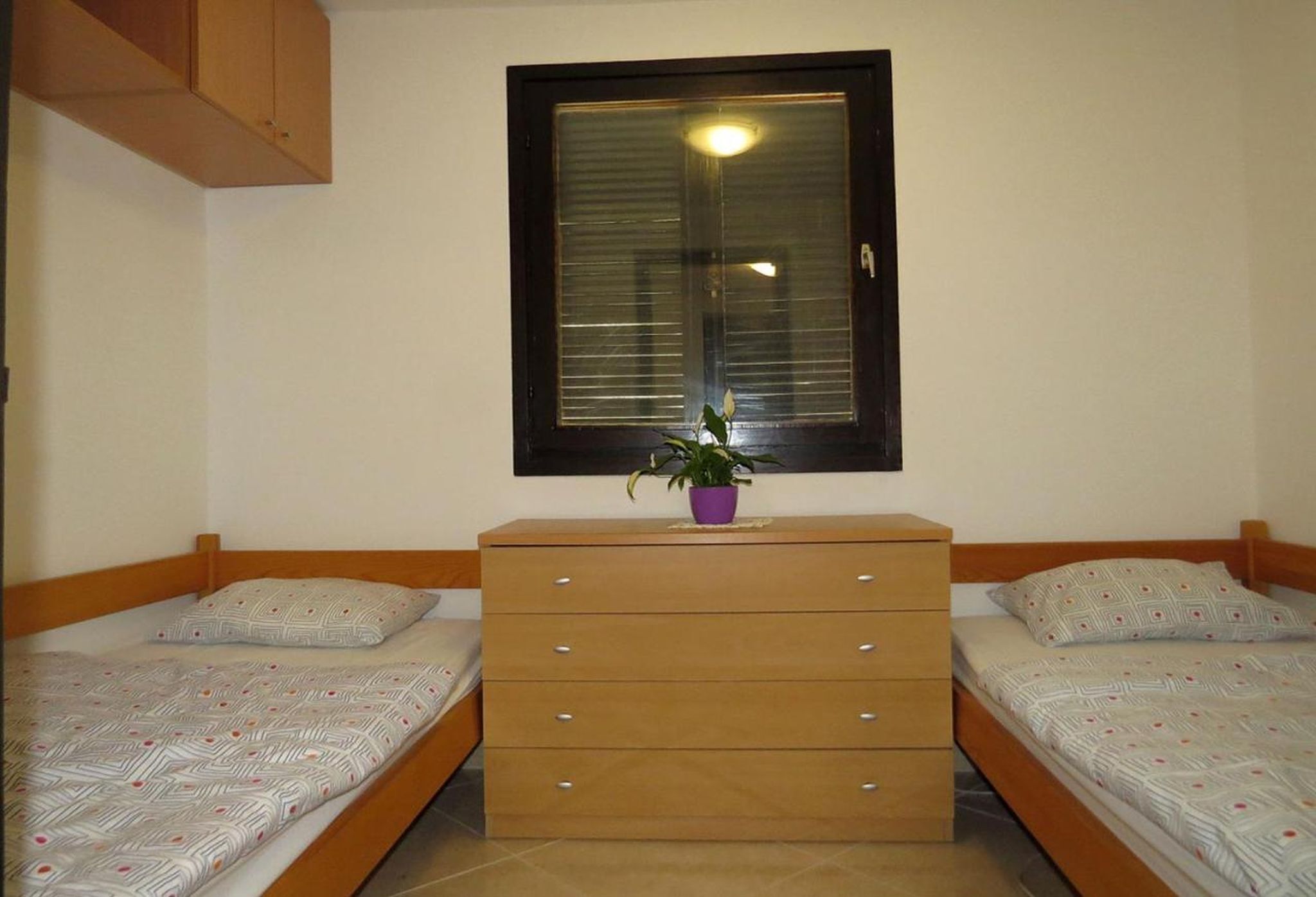 House Tia 113011-K1