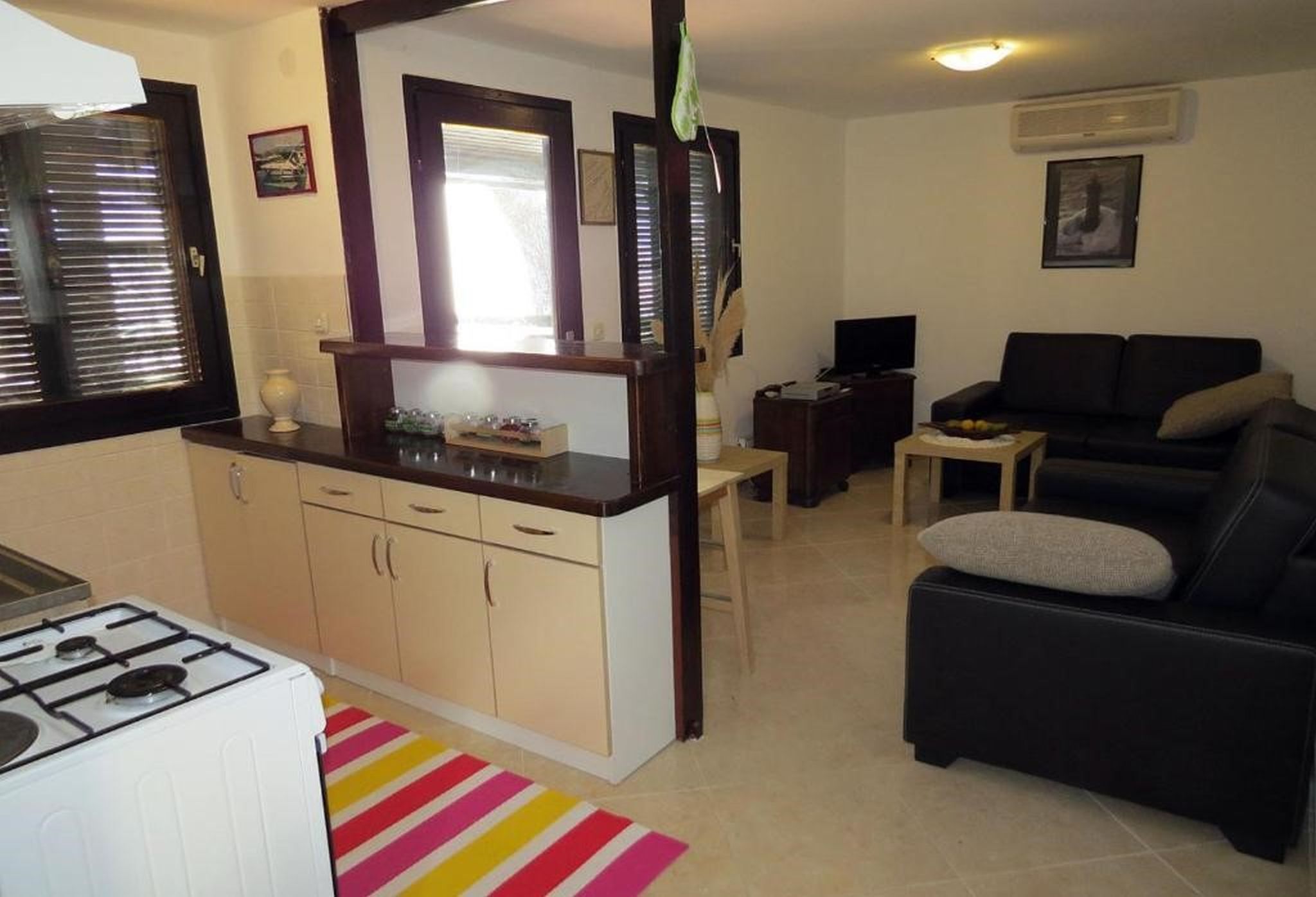 House Tia 113011-K1