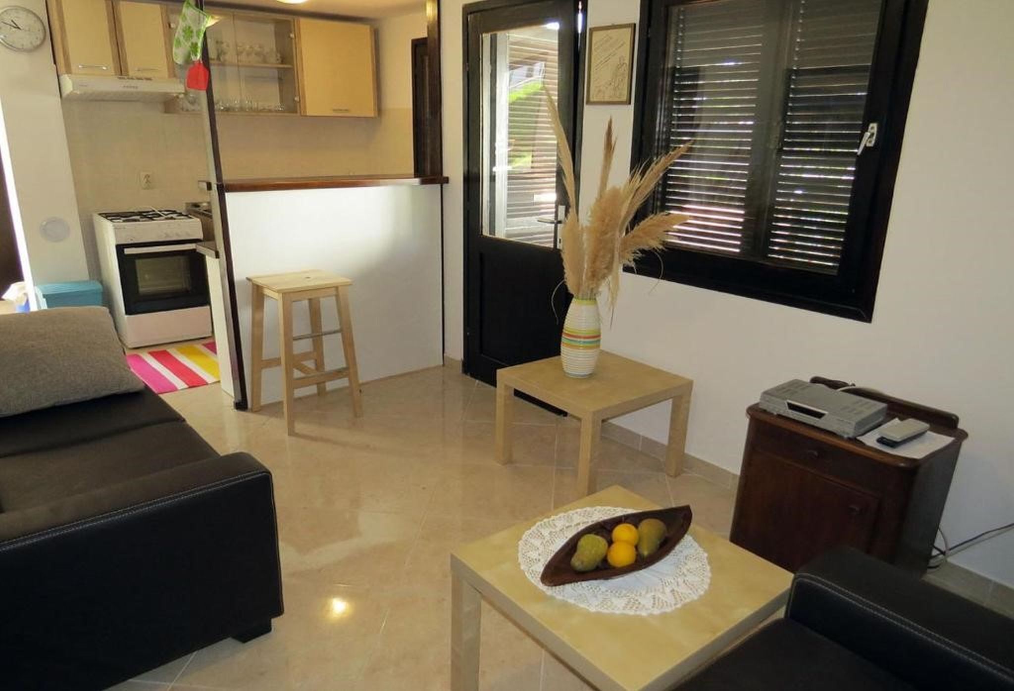 House Tia 113011-K1