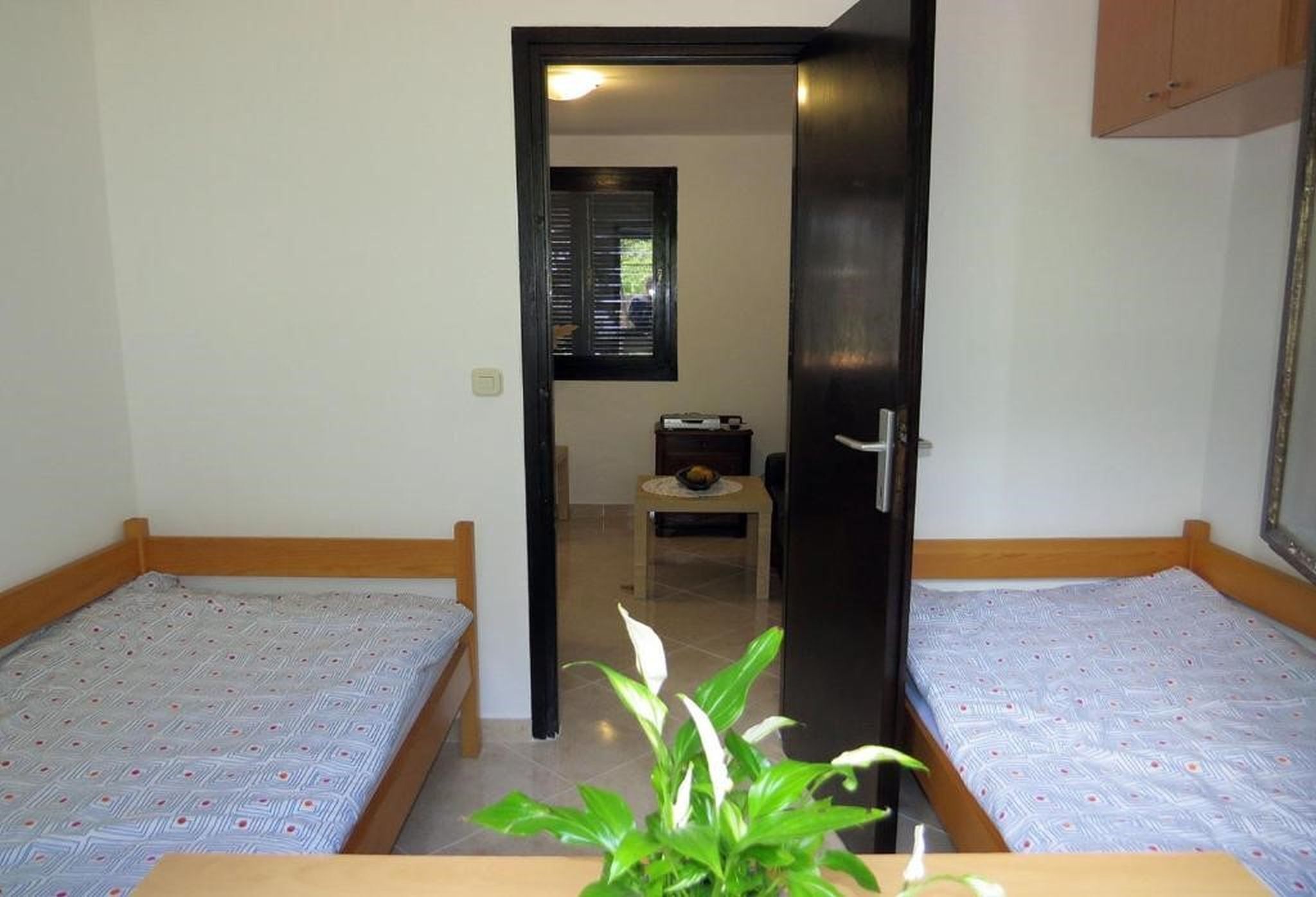 House Tia 113011-K1