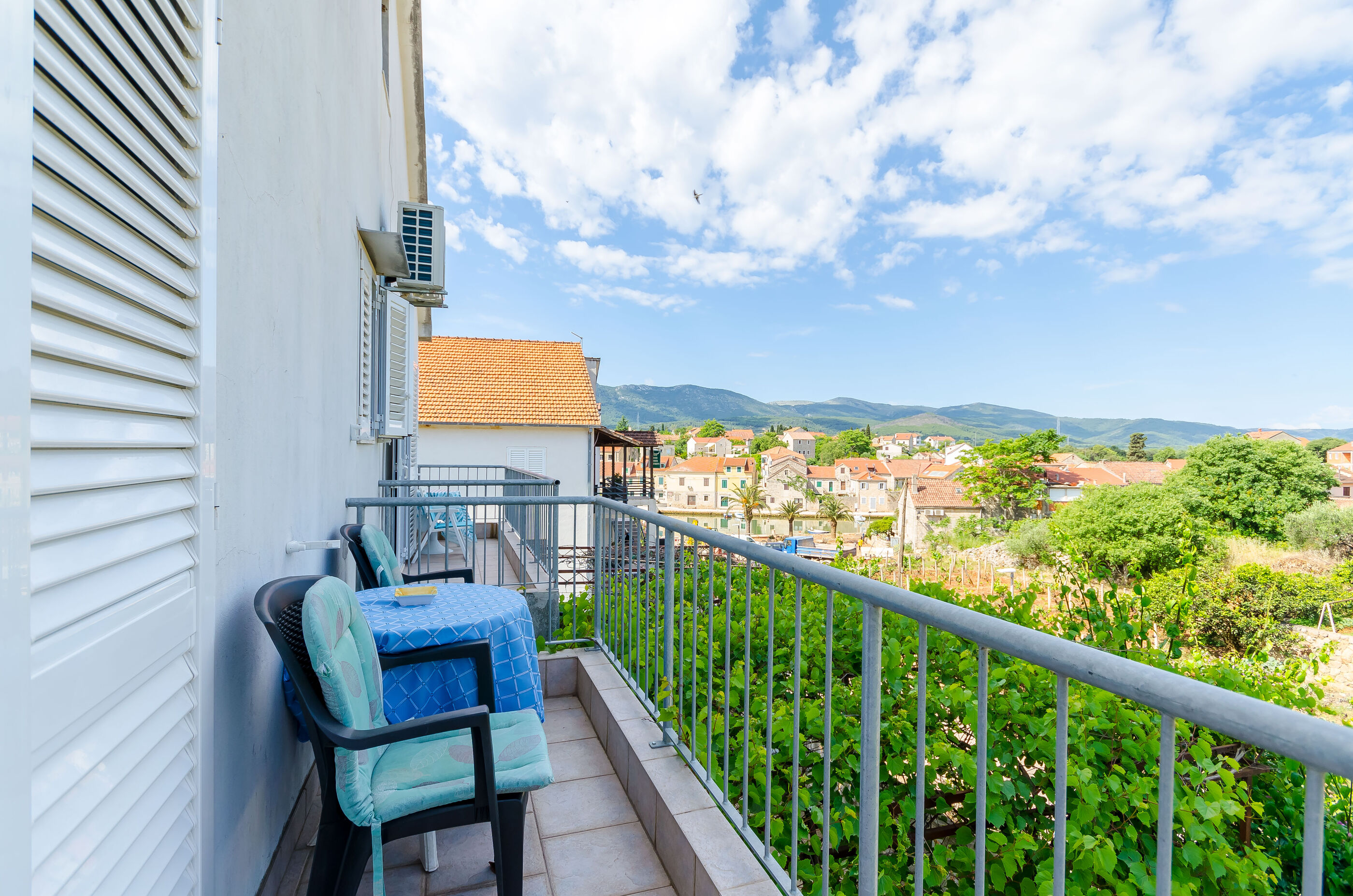 Apartment Near Bridge 113101-A1