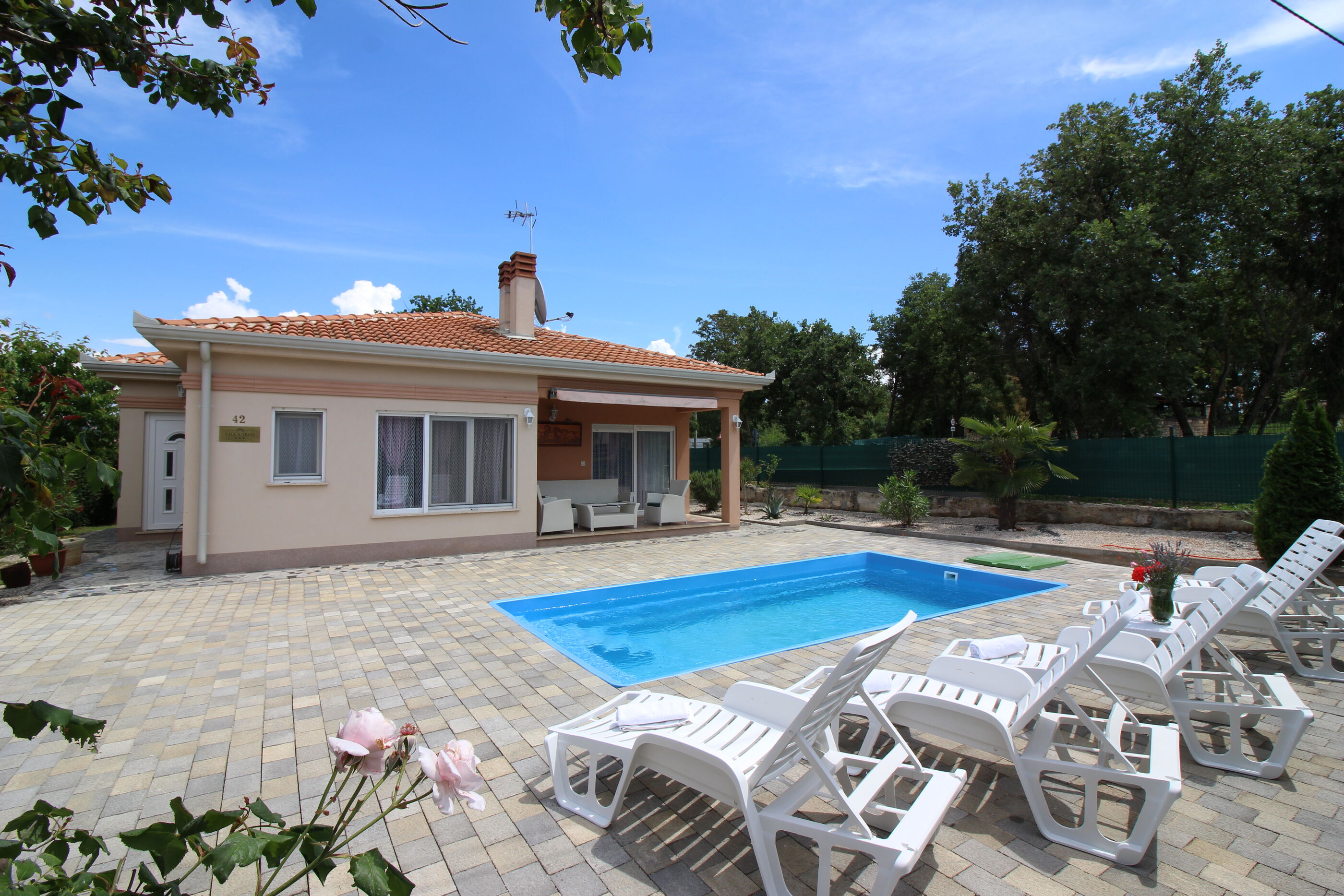 Villa Bianca s bazenom 63716-K1