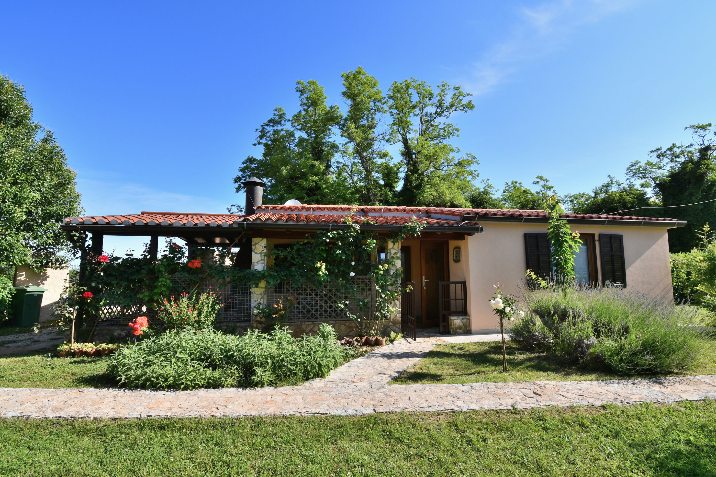 Photo of House Ariella