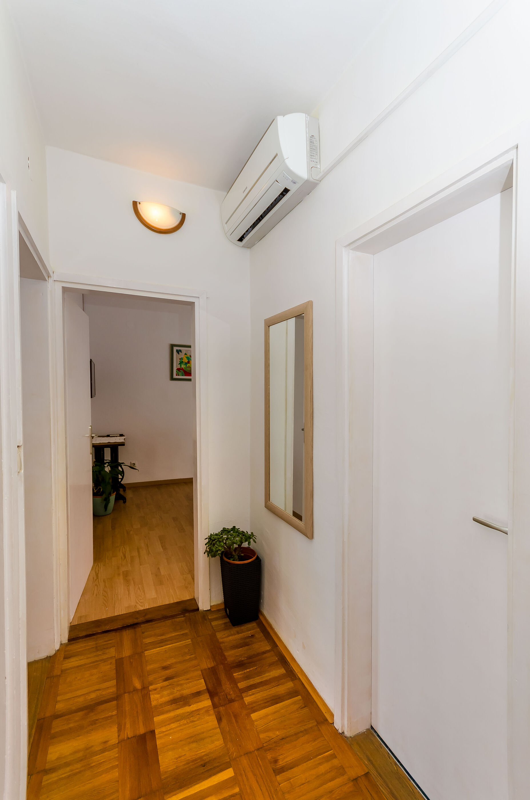 Apartments Jakov 30531-A1
