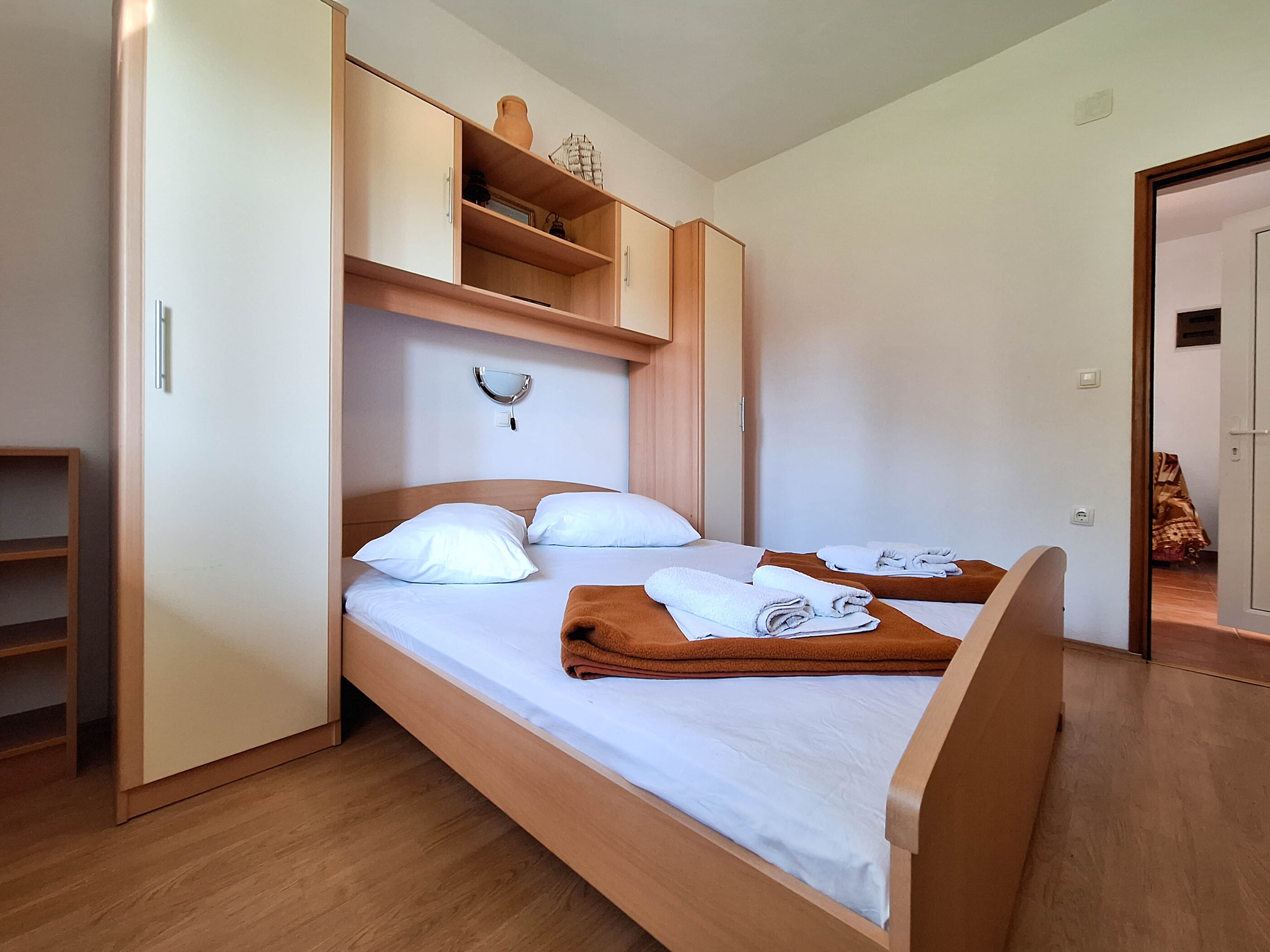 Apartments Mirko R 69281-A3