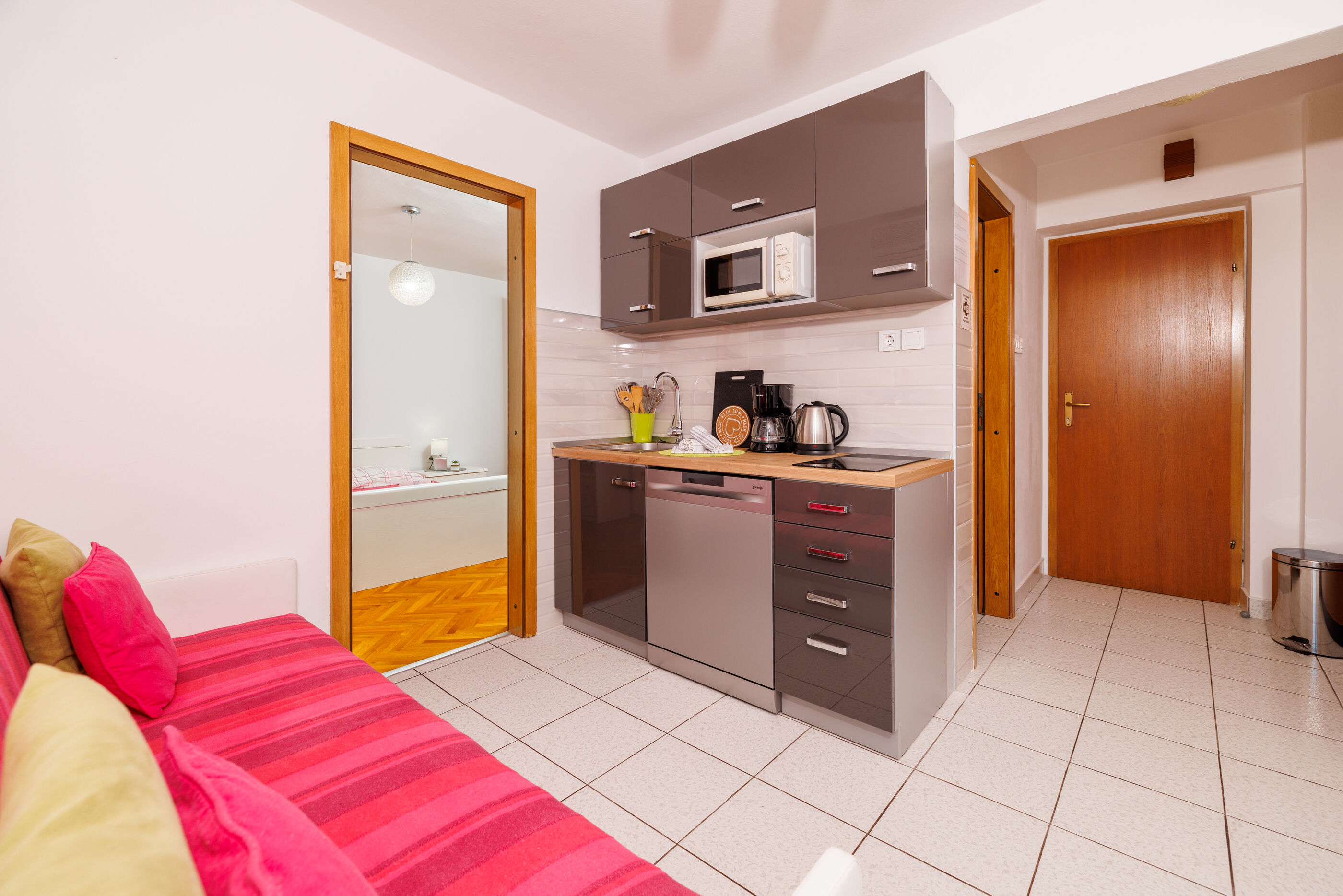 Apartments Mira 90871-A1