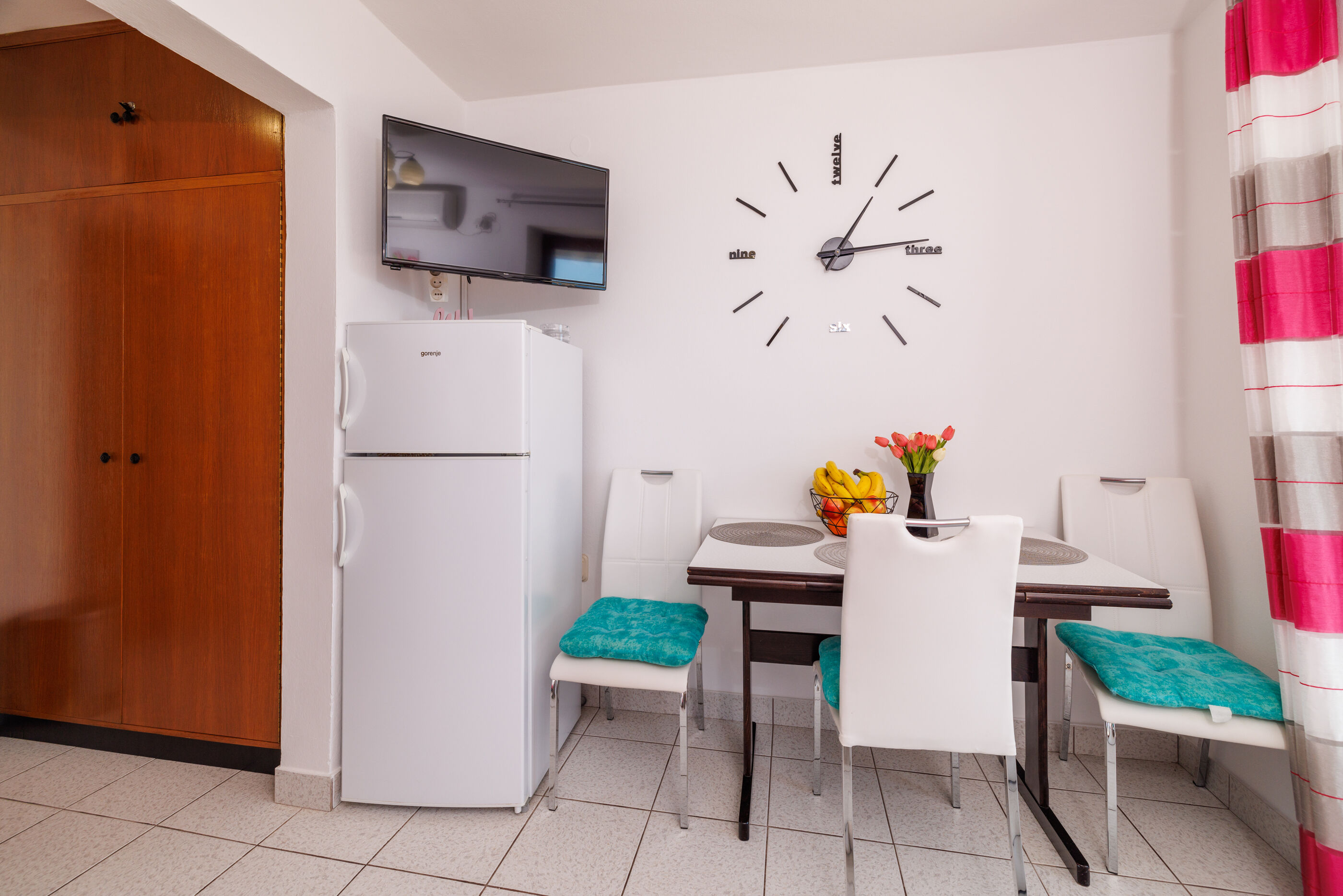 Apartments Mira 90871-A1
