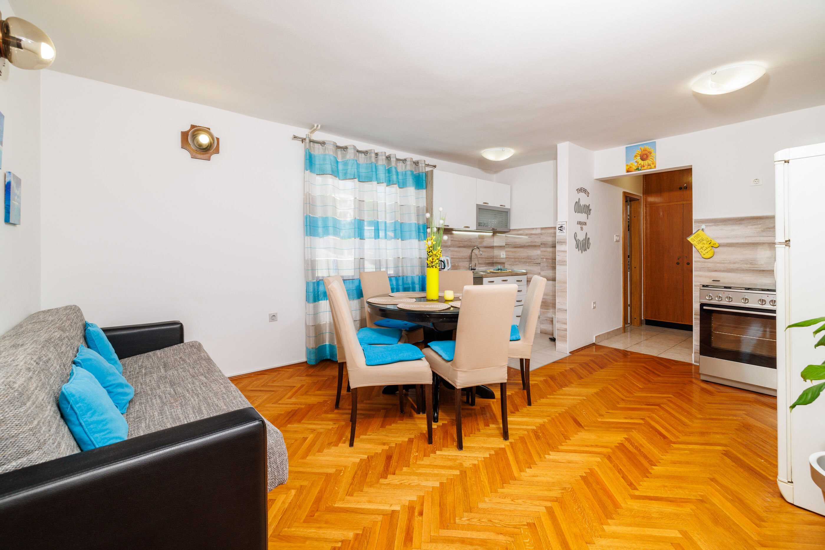 Apartments Mira 90871-A5