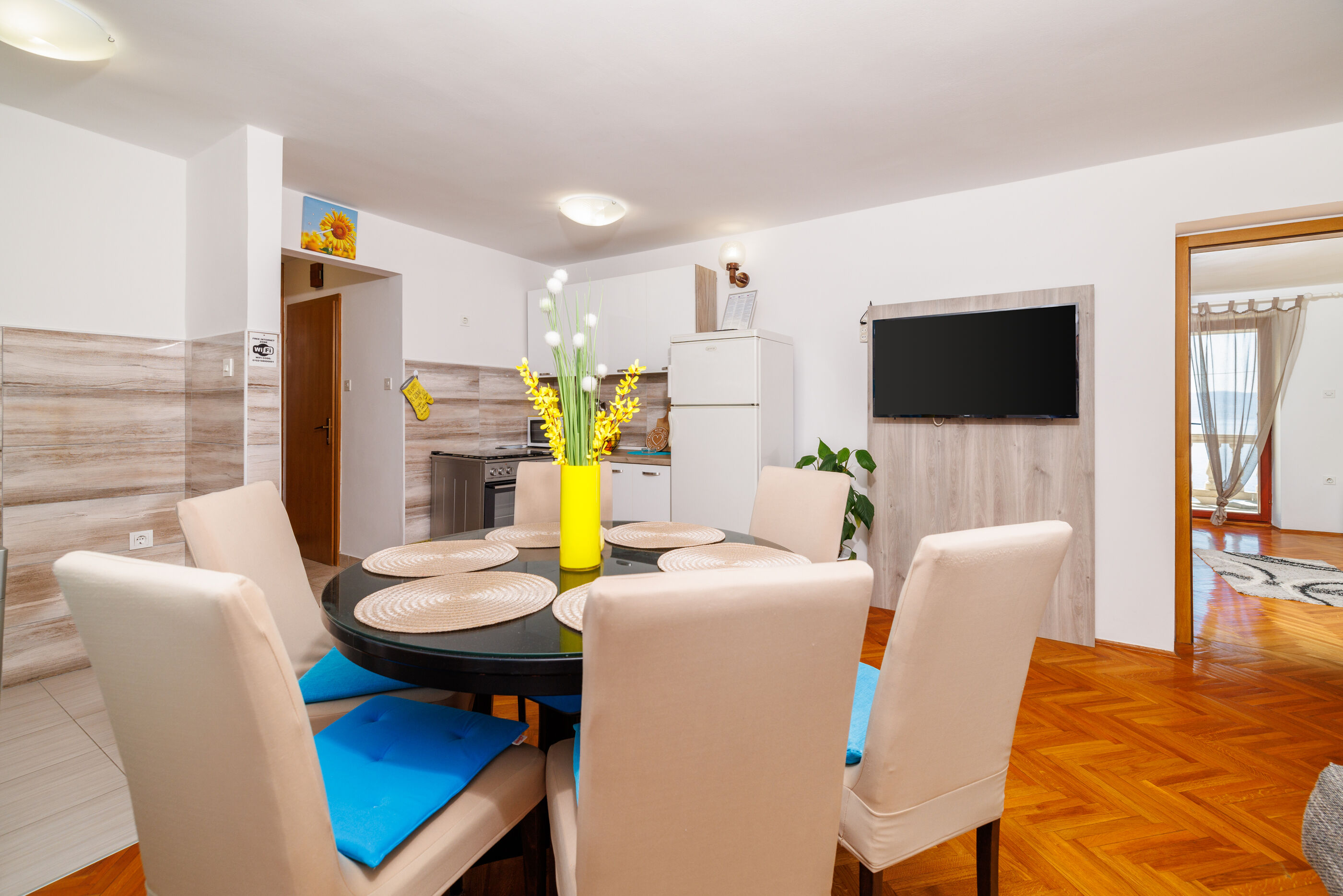 Apartments Mira 90871-A5