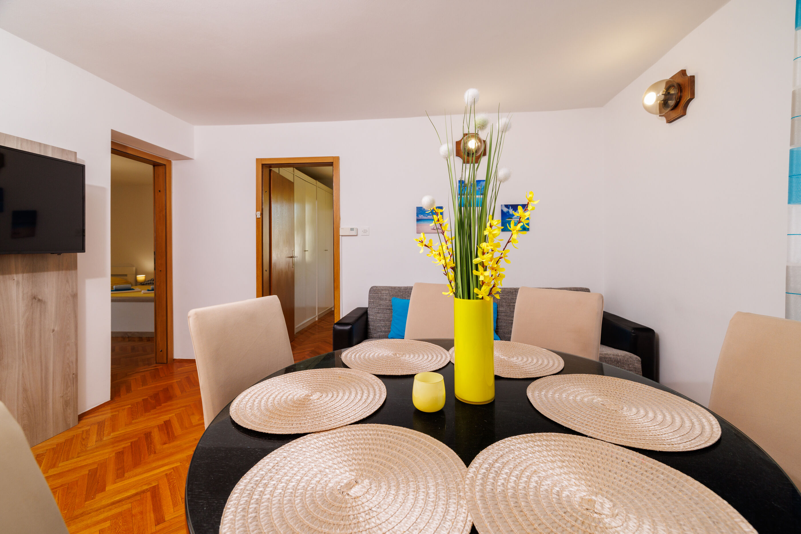Apartments Mira 90871-A5