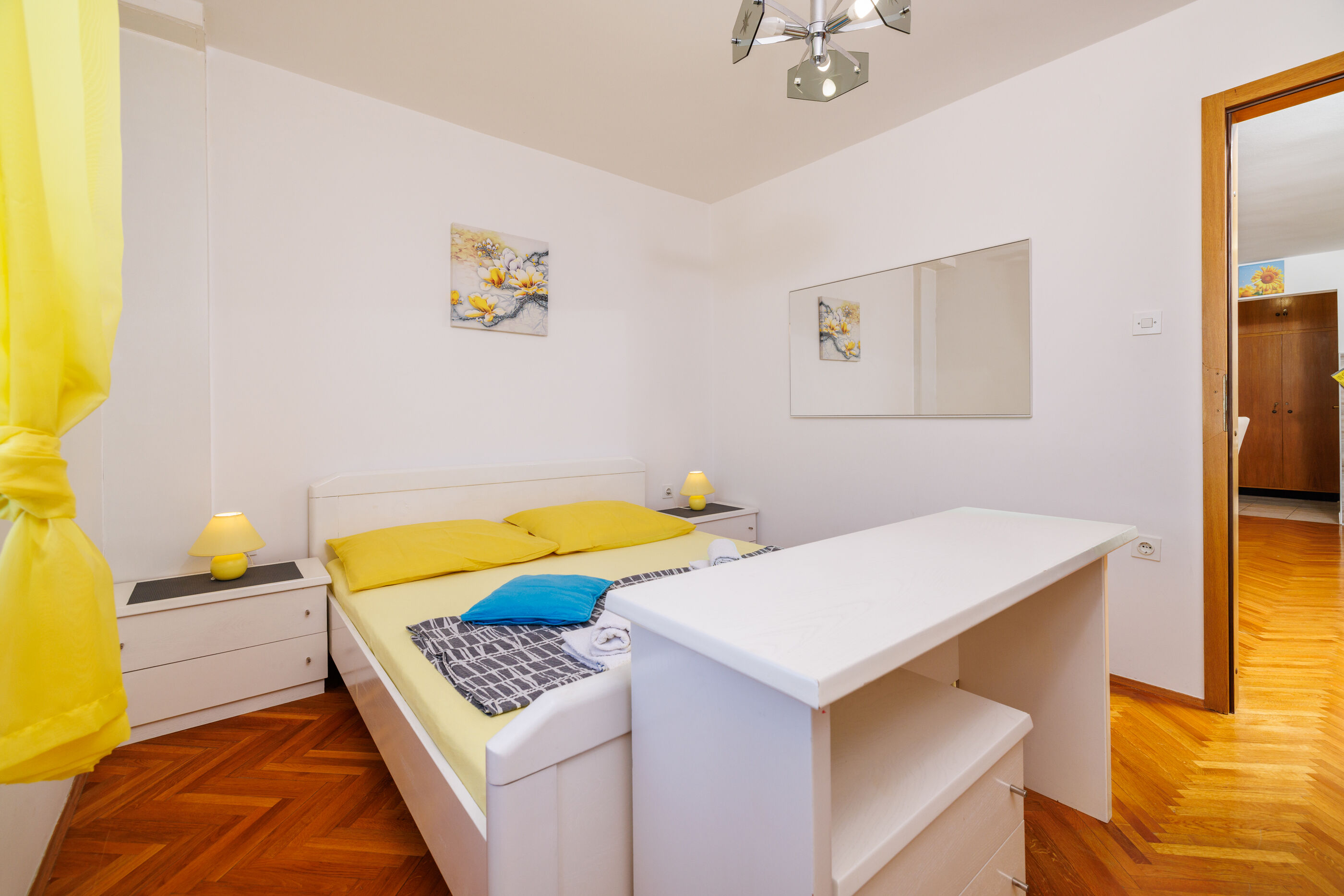 Apartments Mira 90871-A5