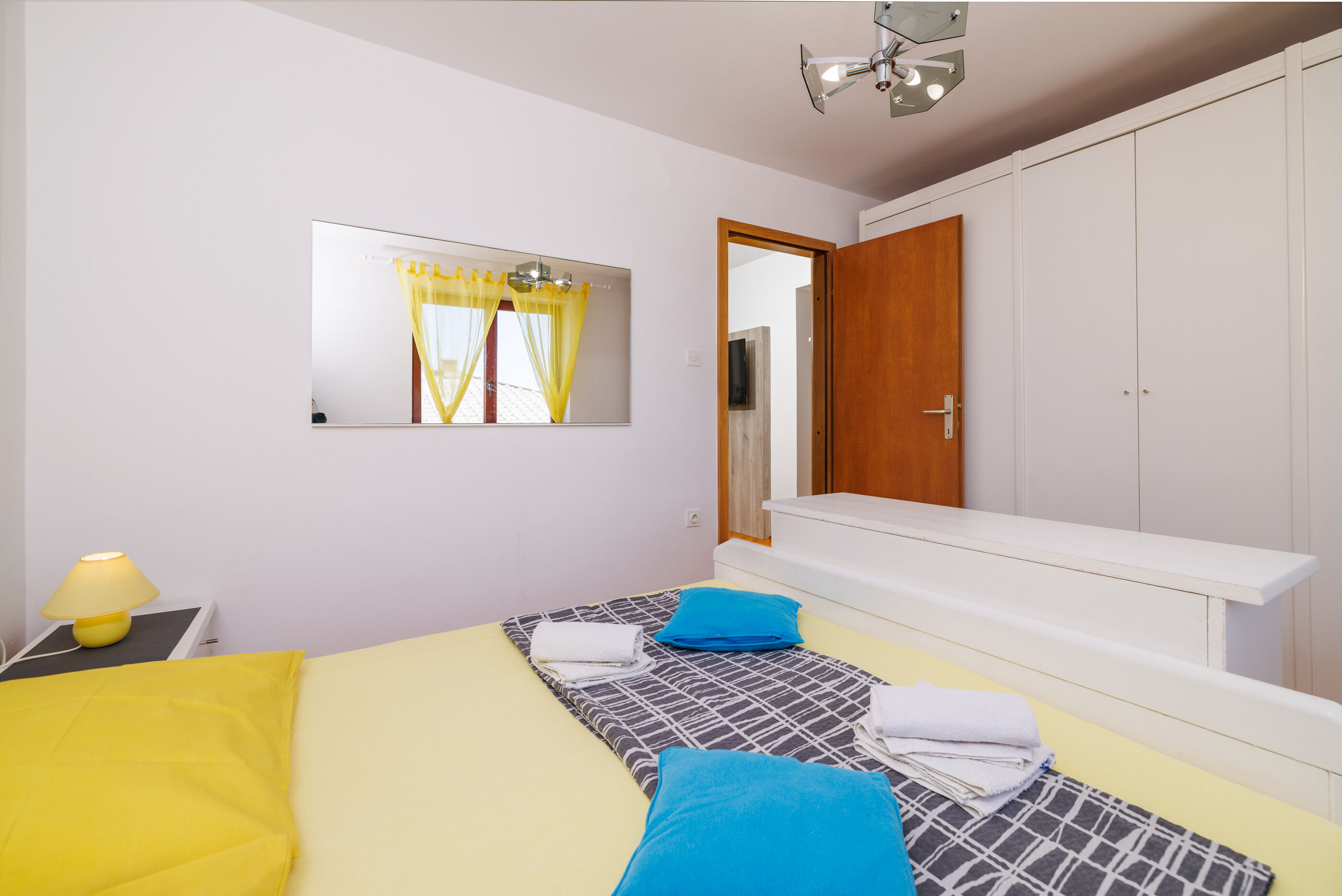 Apartments Mira 90871-A5