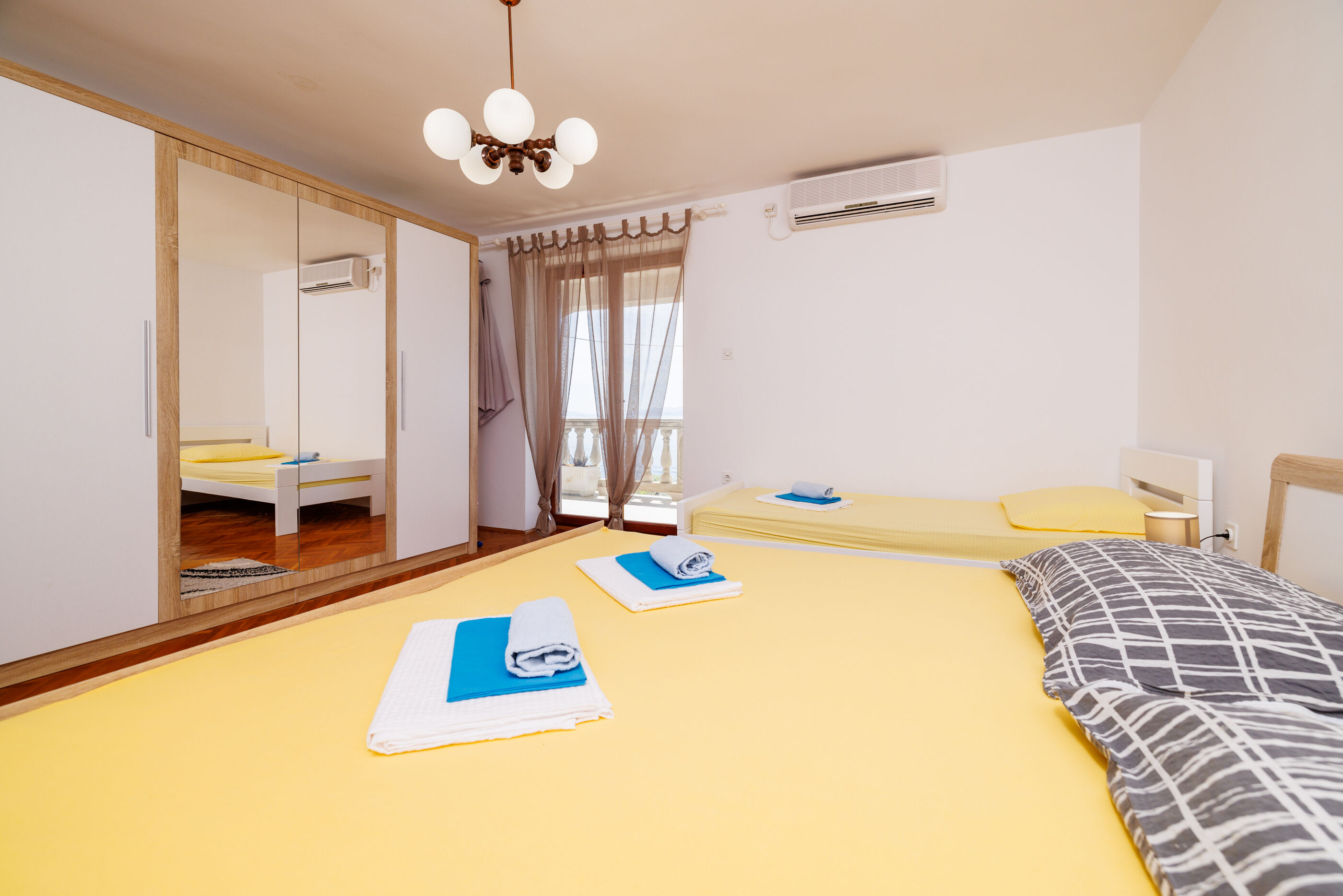 Apartments Mira 90871-A5