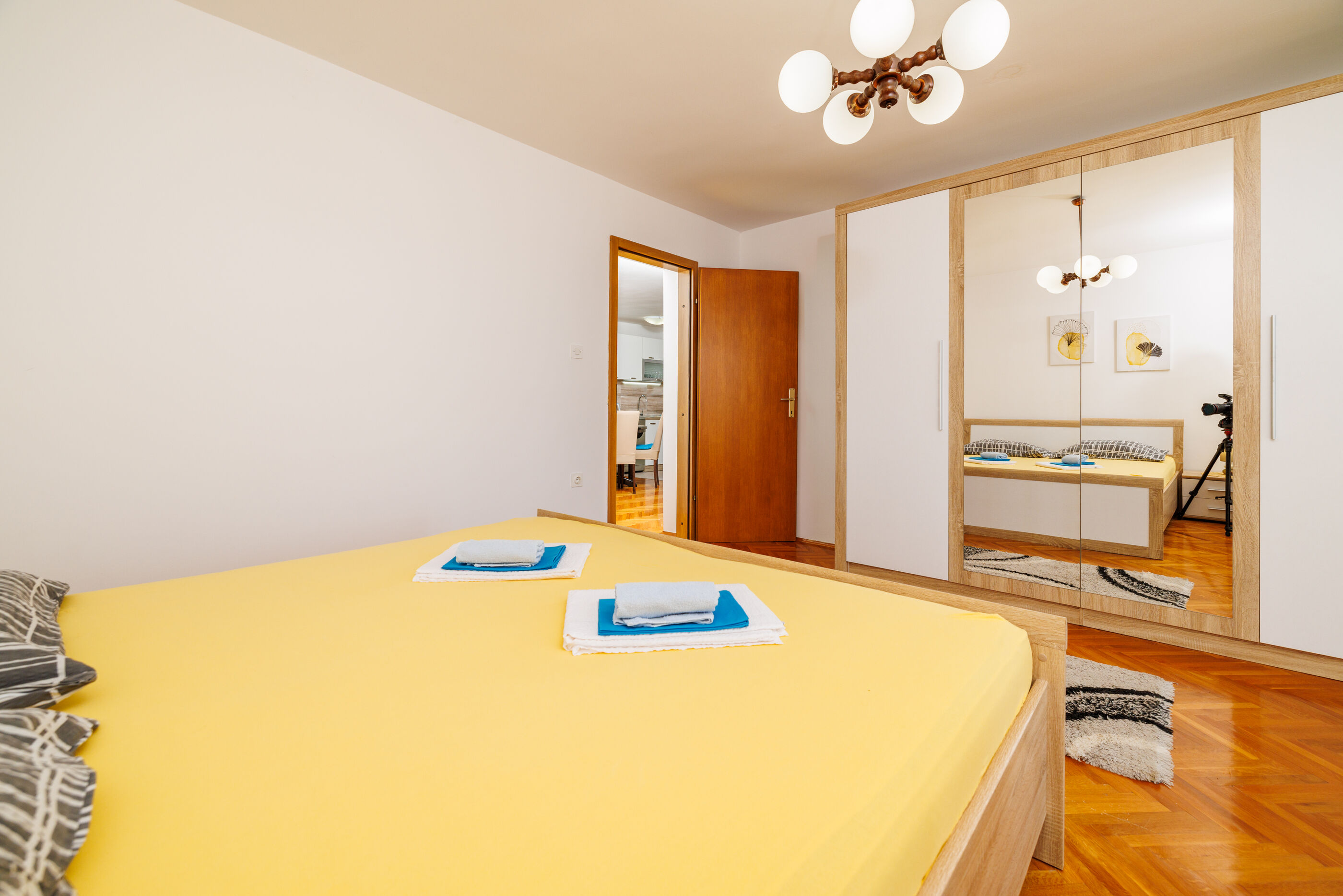 Apartments Mira 90871-A5