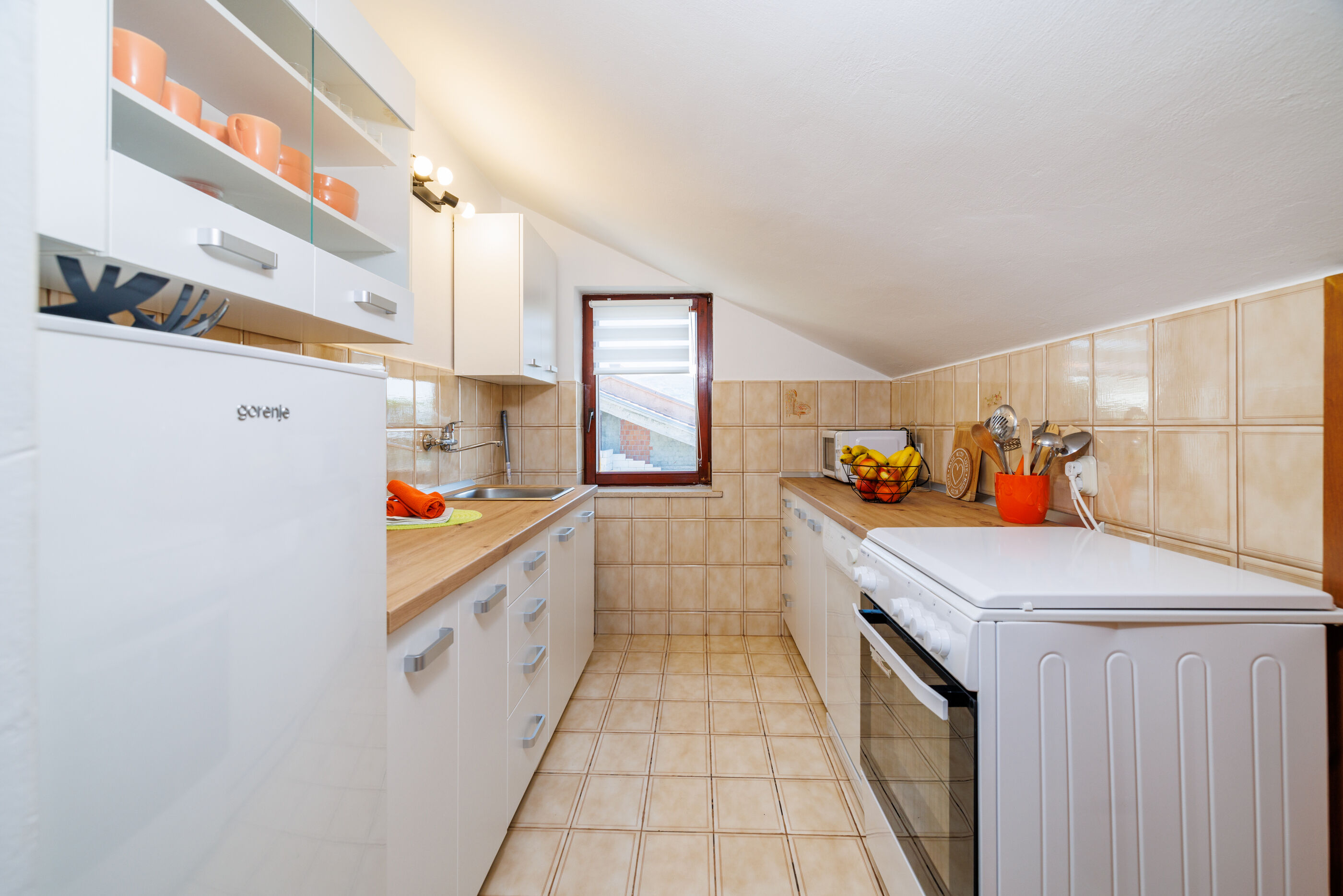 Apartments Mira 90871-A4