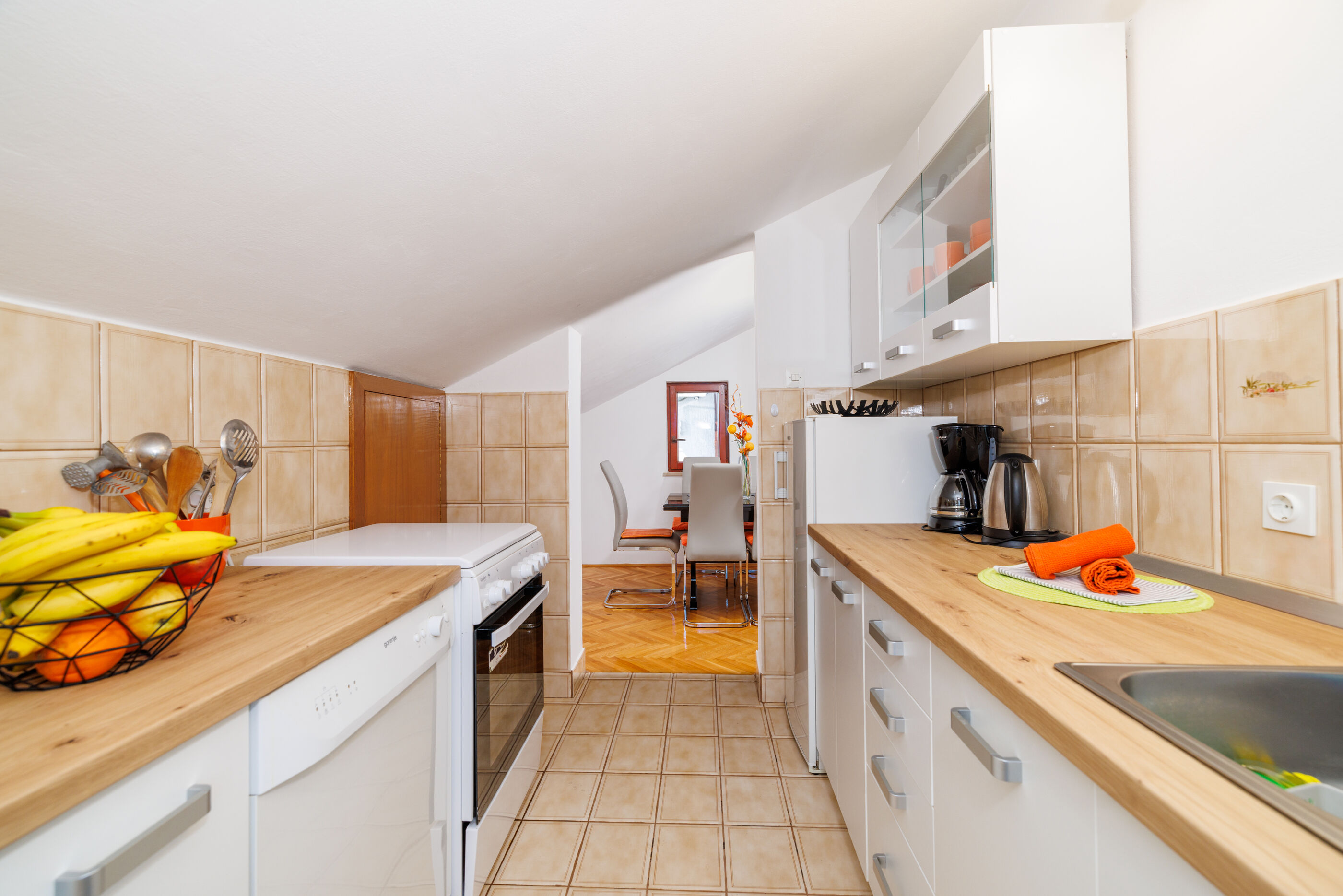 Apartments Mira 90871-A4