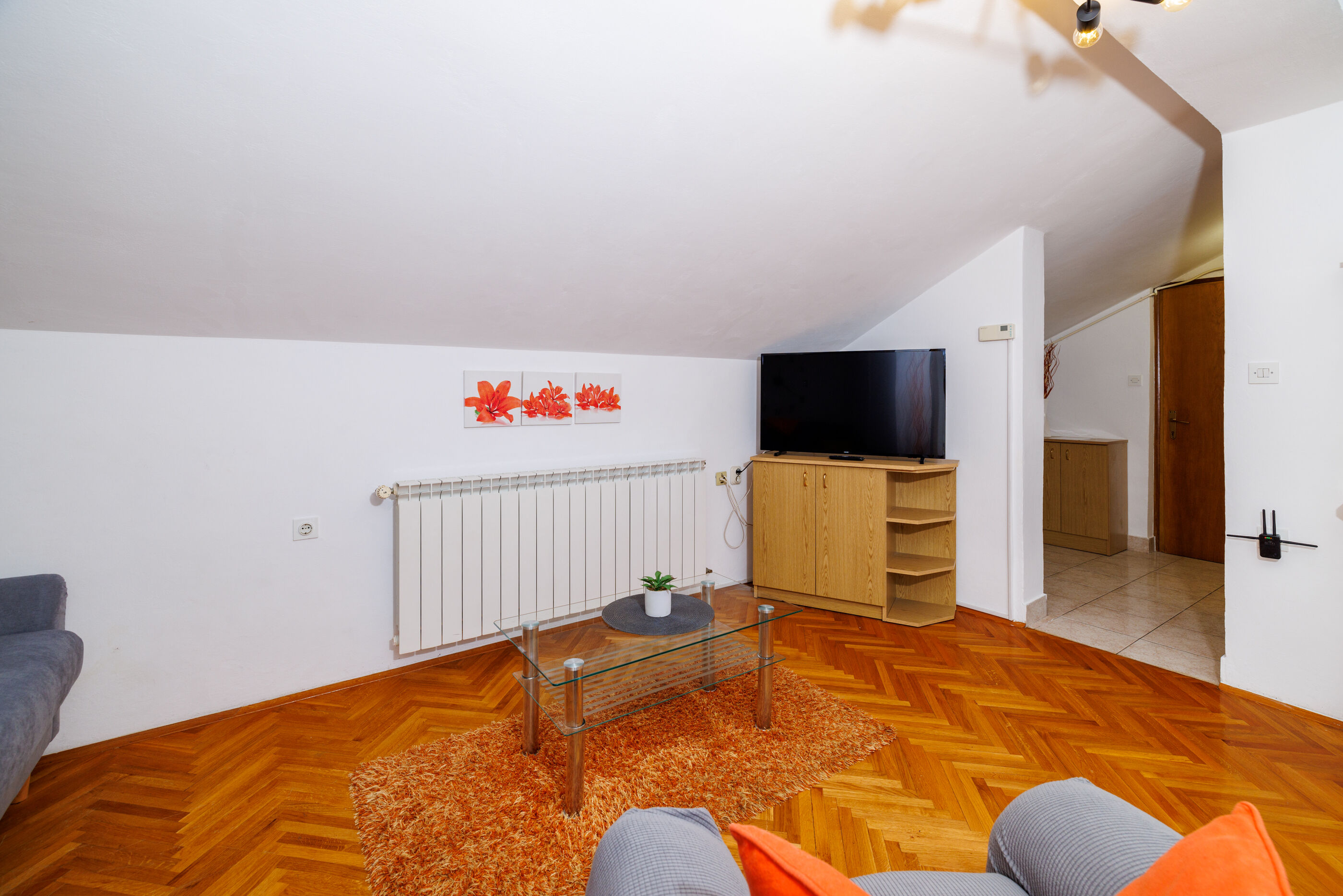 Apartments Mira 90871-A4